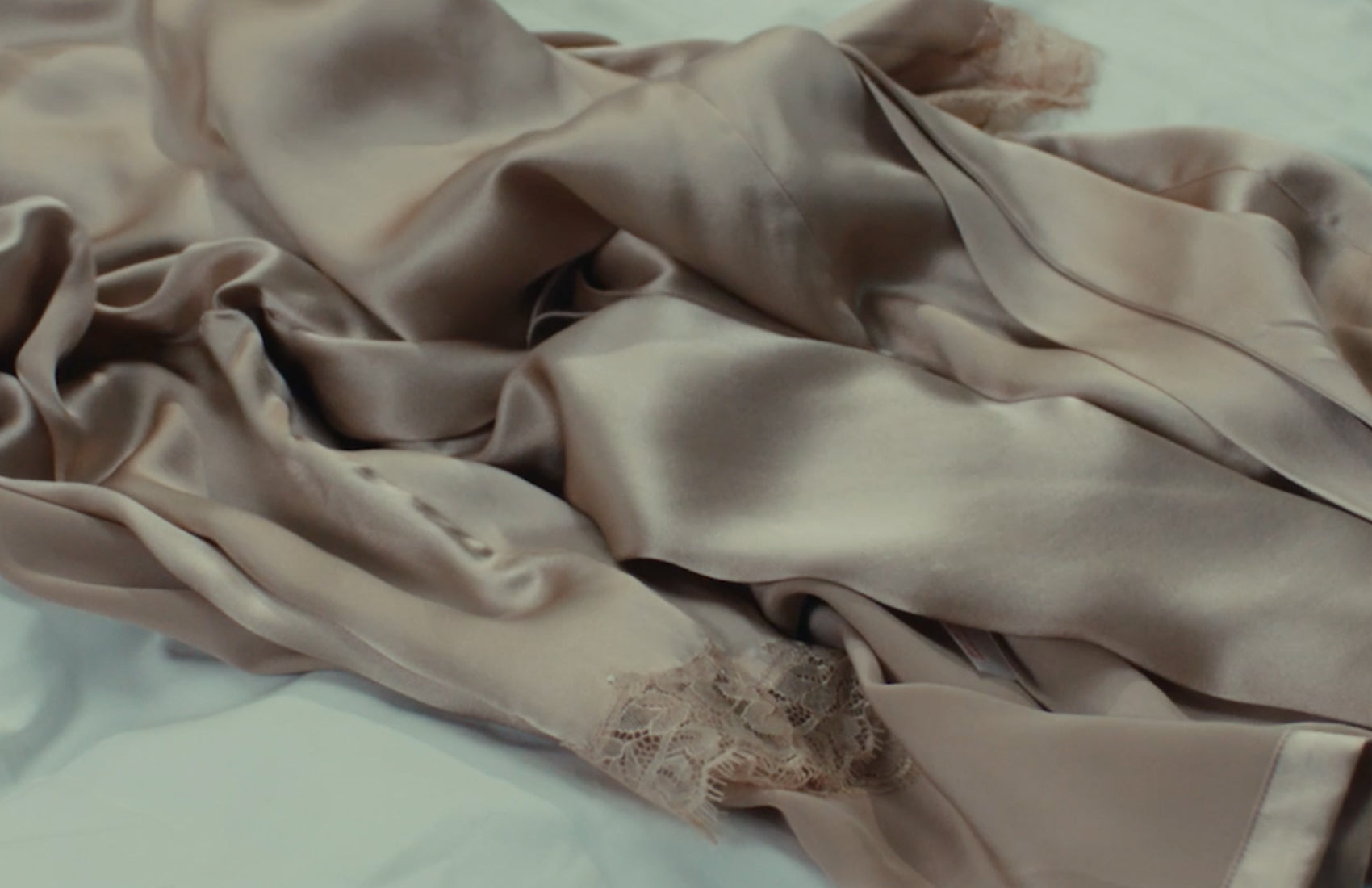 What are the best post-surgery bras for women recovering from breast cancer?