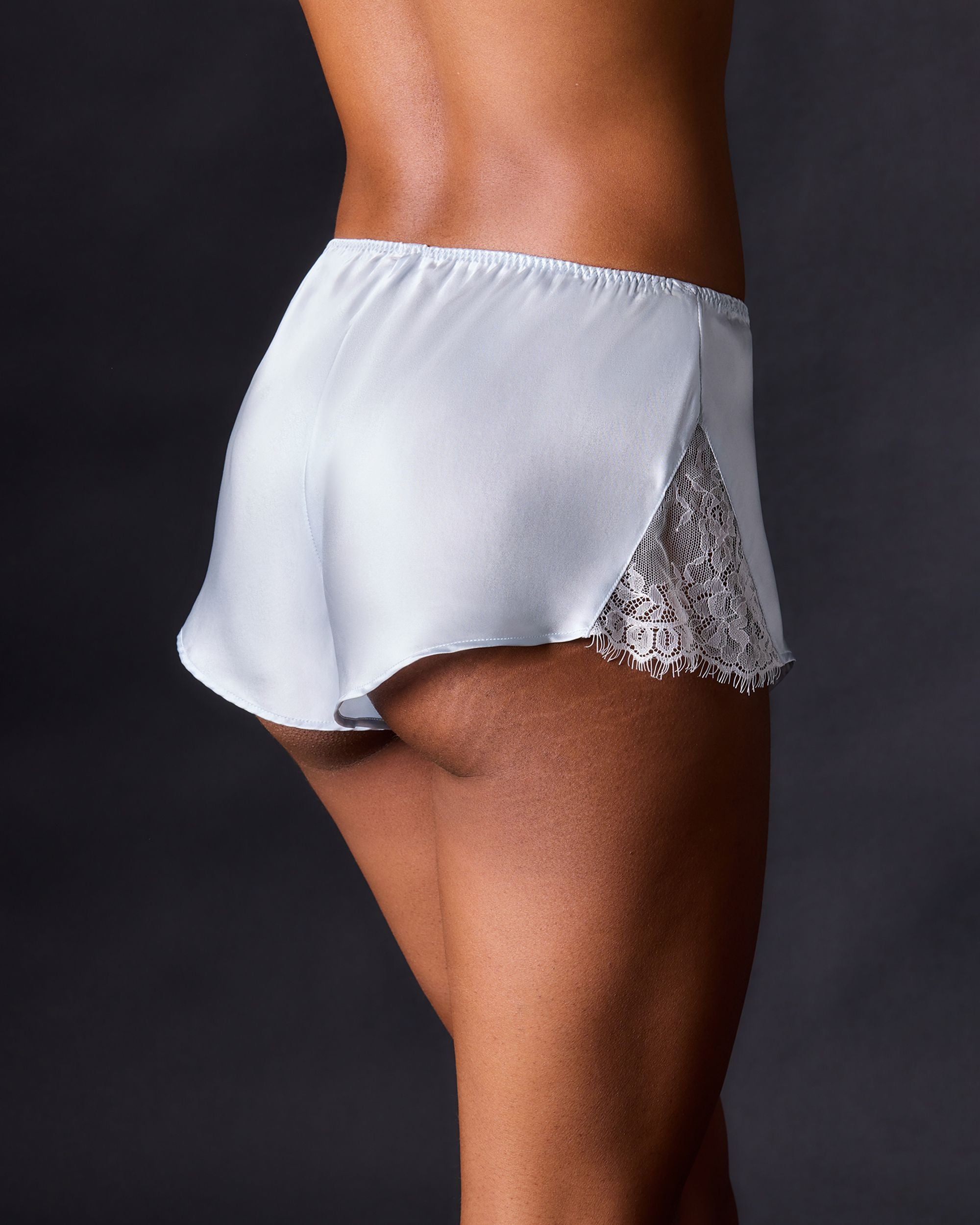 Journelle Charlotte Tap Short in blue