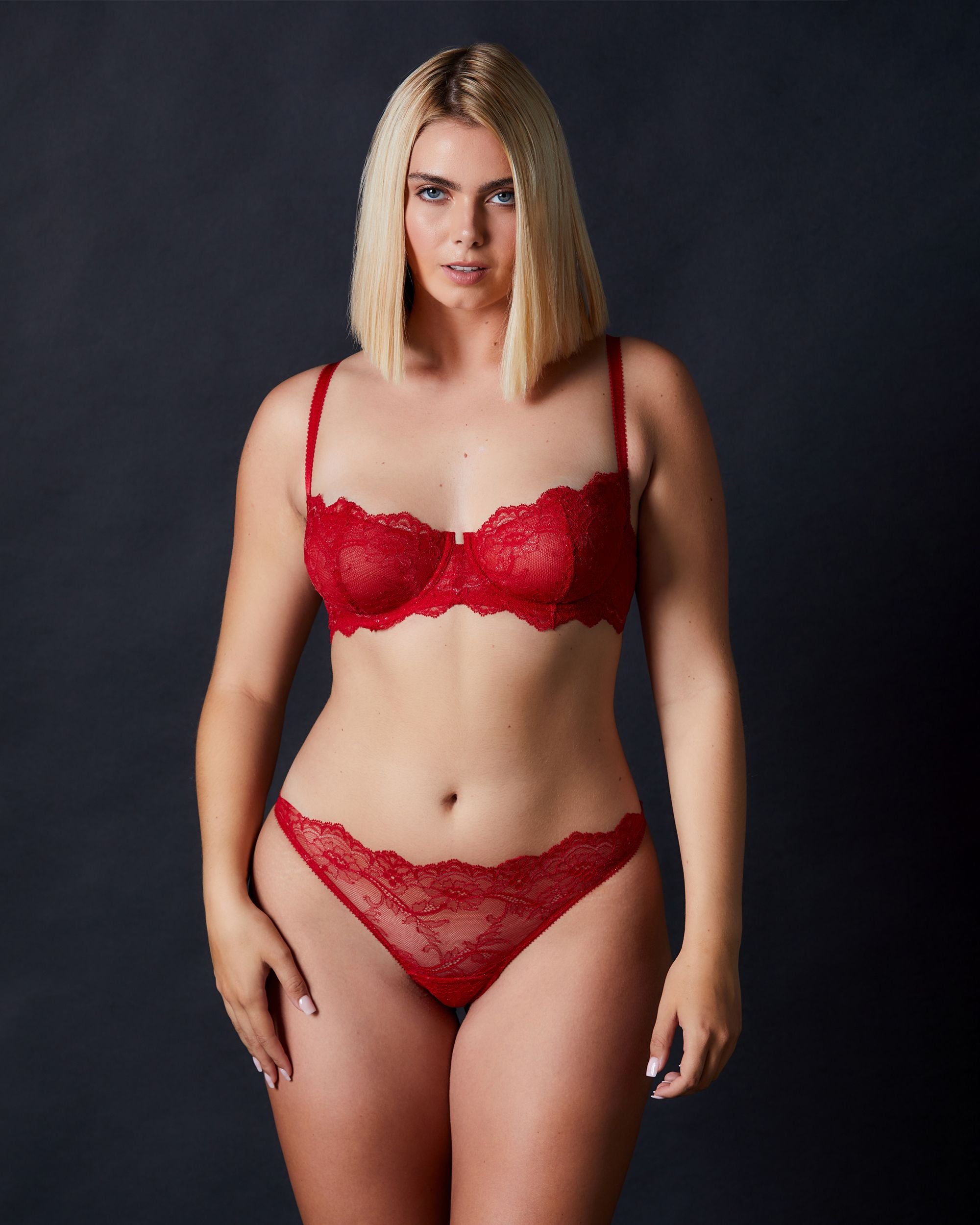 Journelle Anais Thong in red