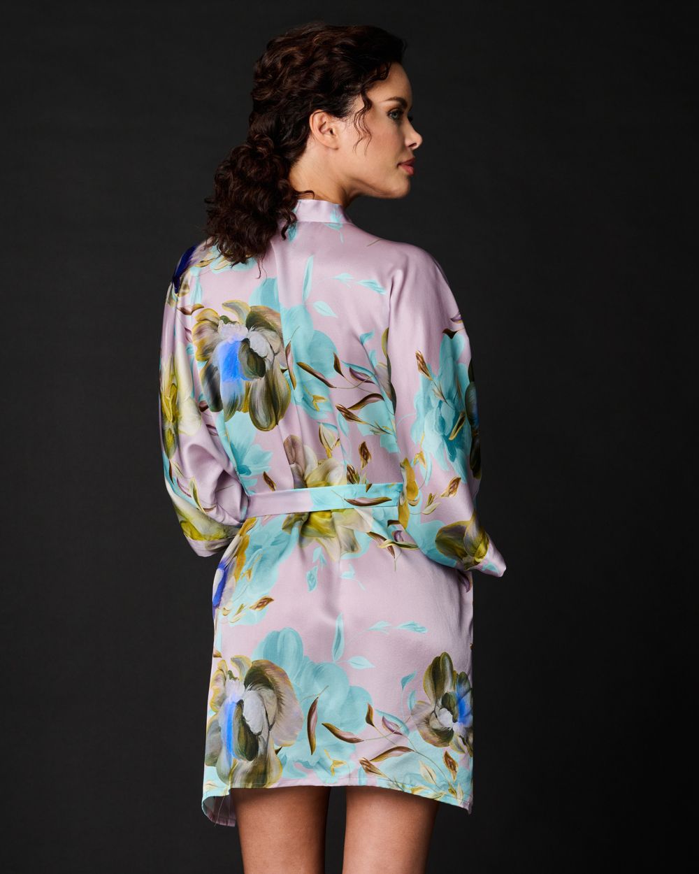 Samantha Chang Classic Short Kimono in gray