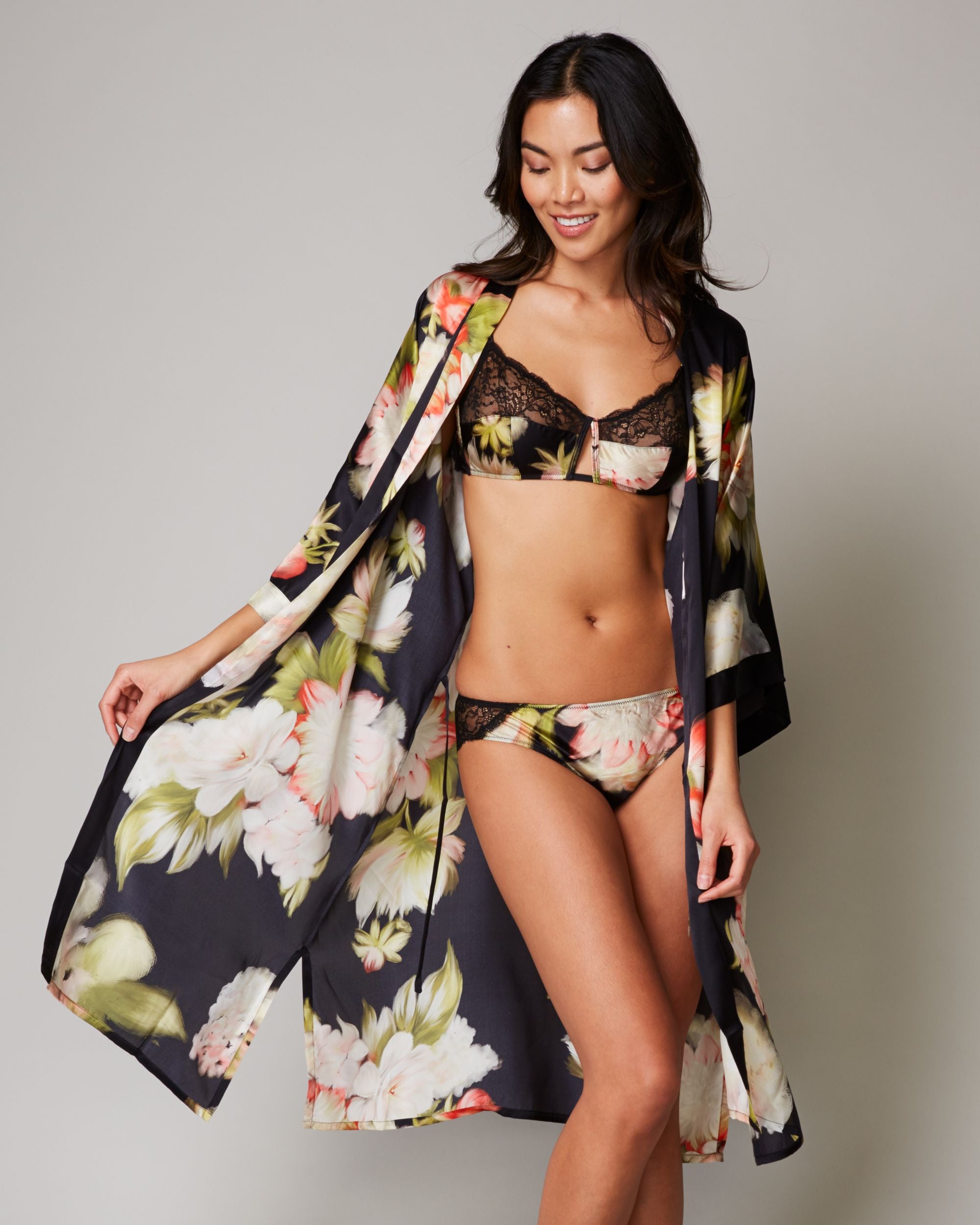 Samantha Chang Silk Classic Kimono in green