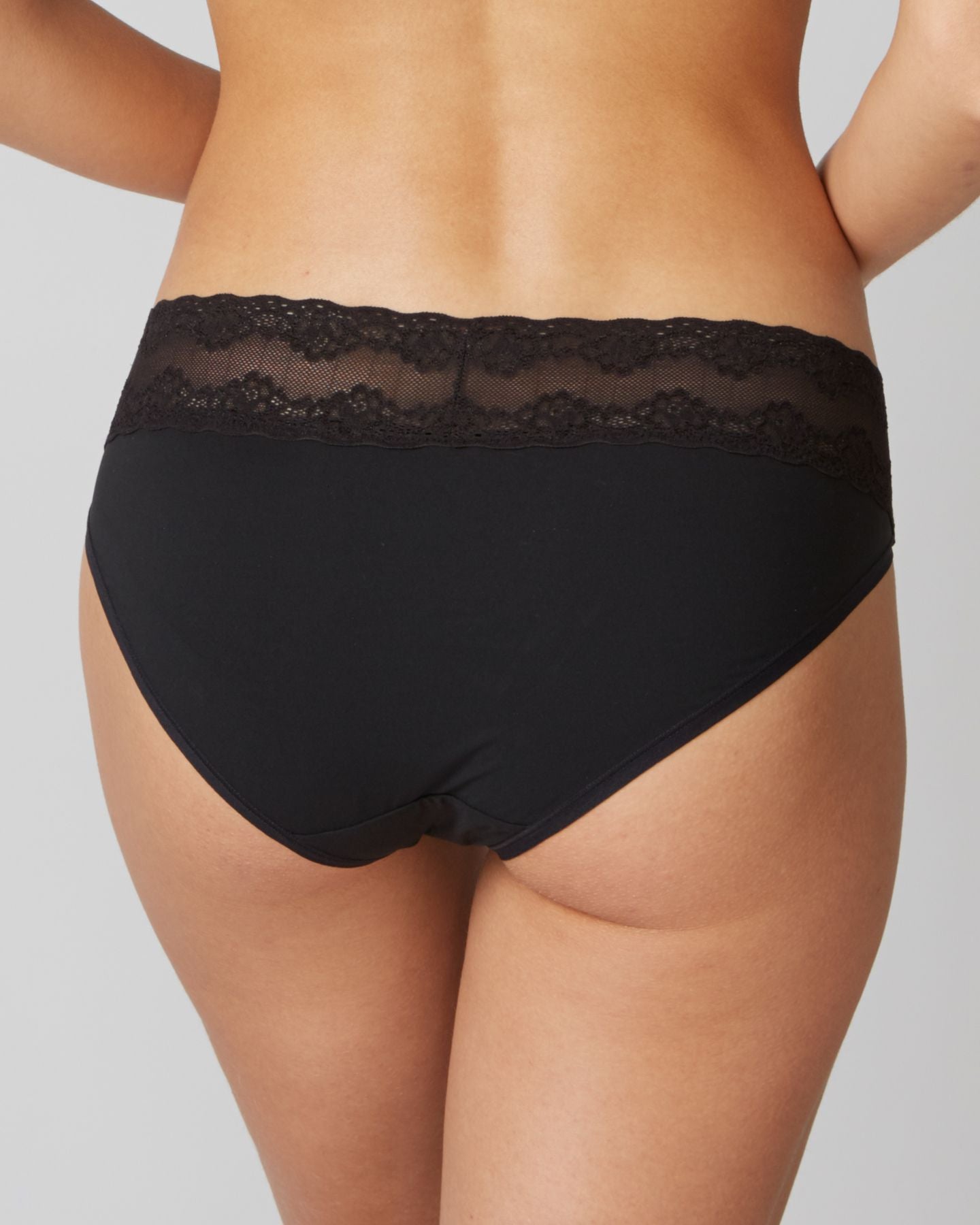 Natori Bliss Perfection V-kini in black