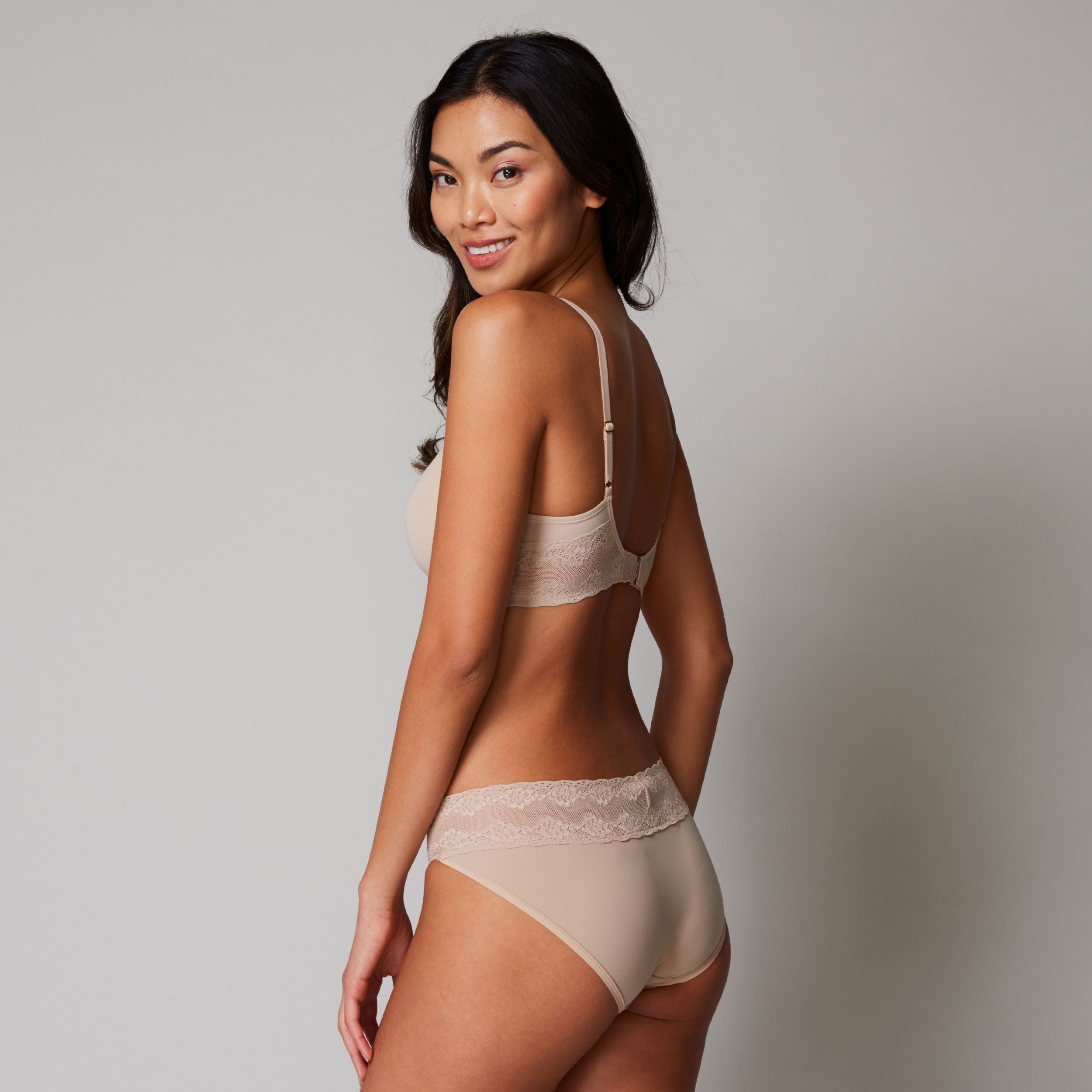 Natori Bliss Perfection V-kini in beige