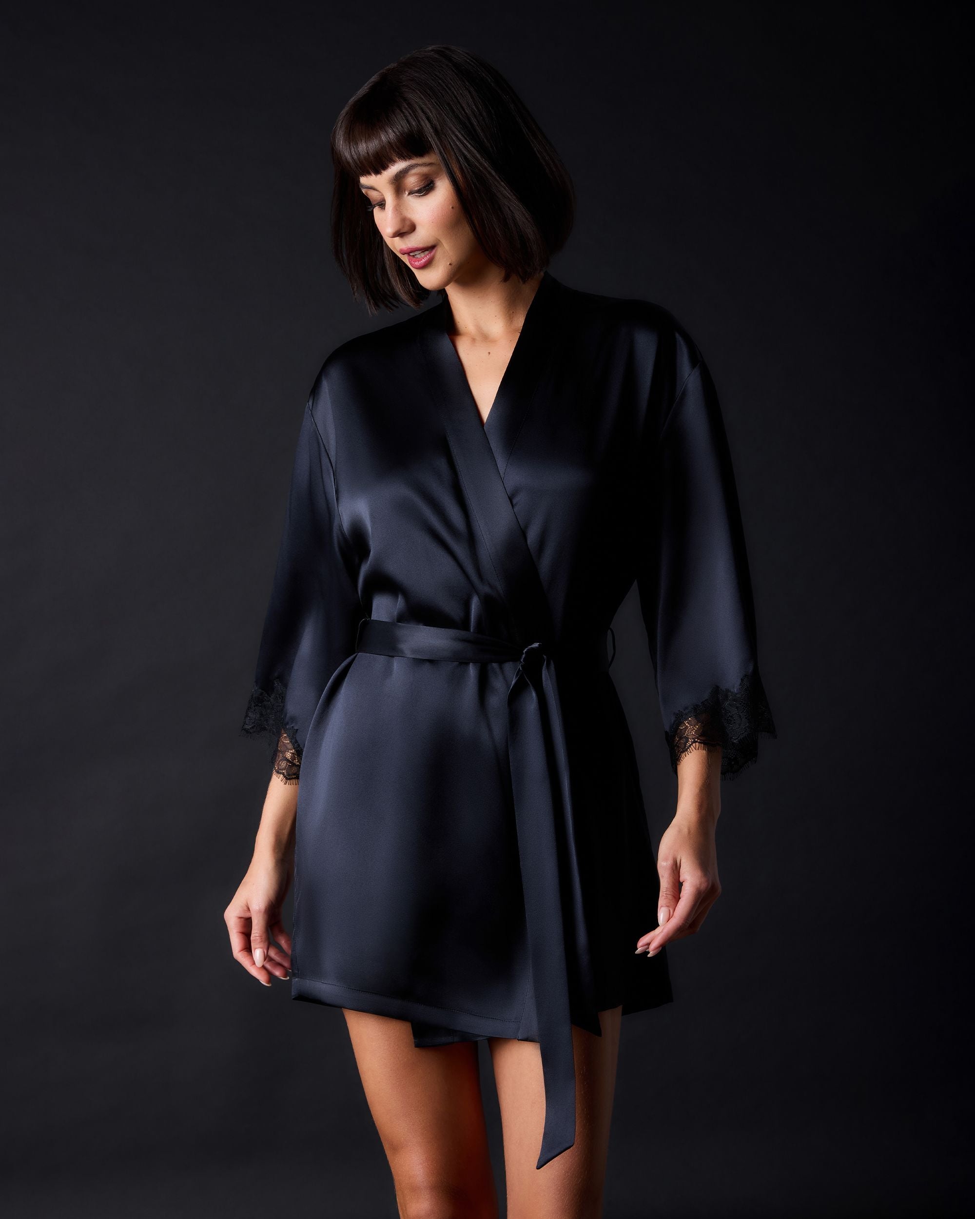 Journelle Charlotte Short Robe in black