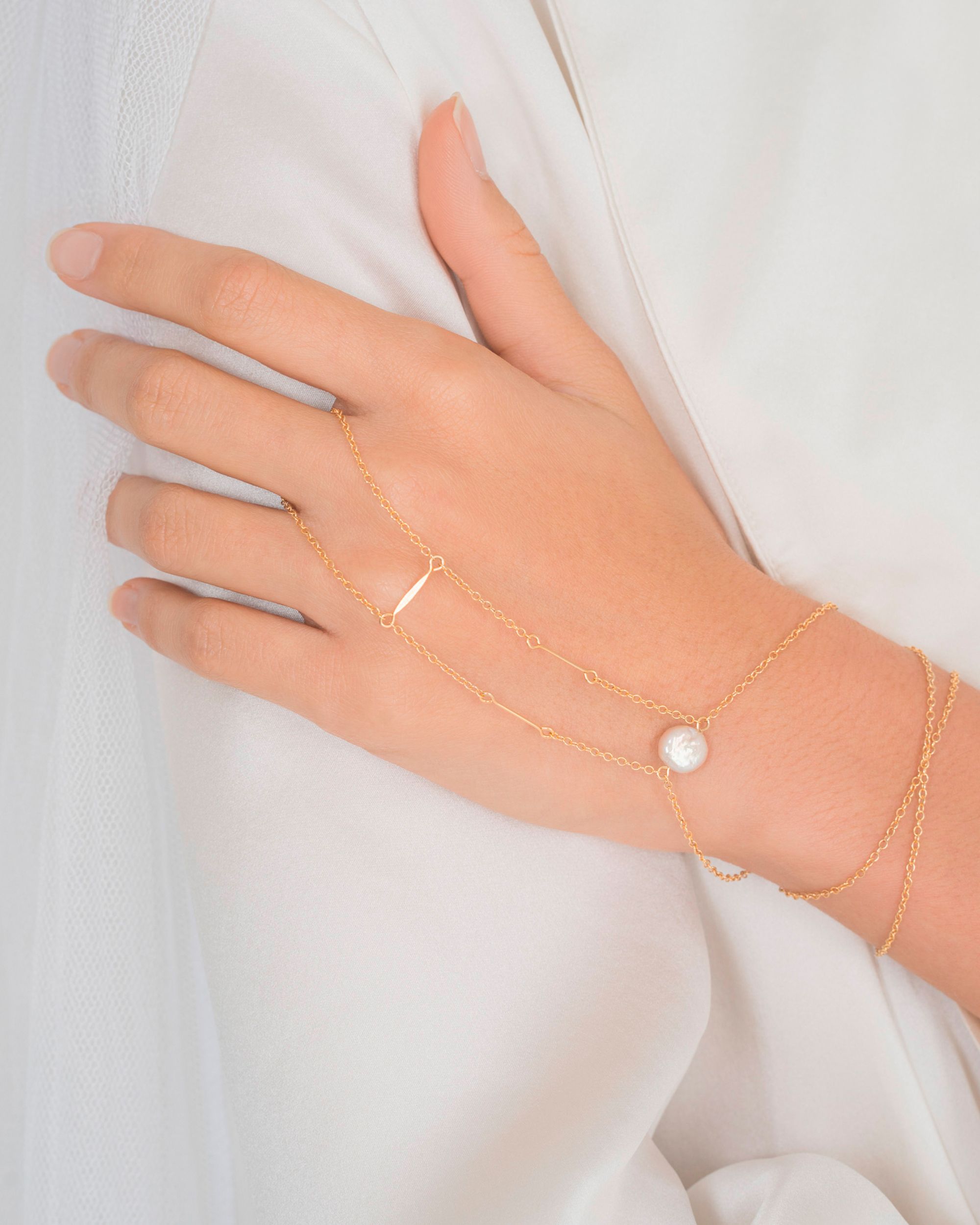 Goldish Pearl Center Point Handchain/Necklace in white