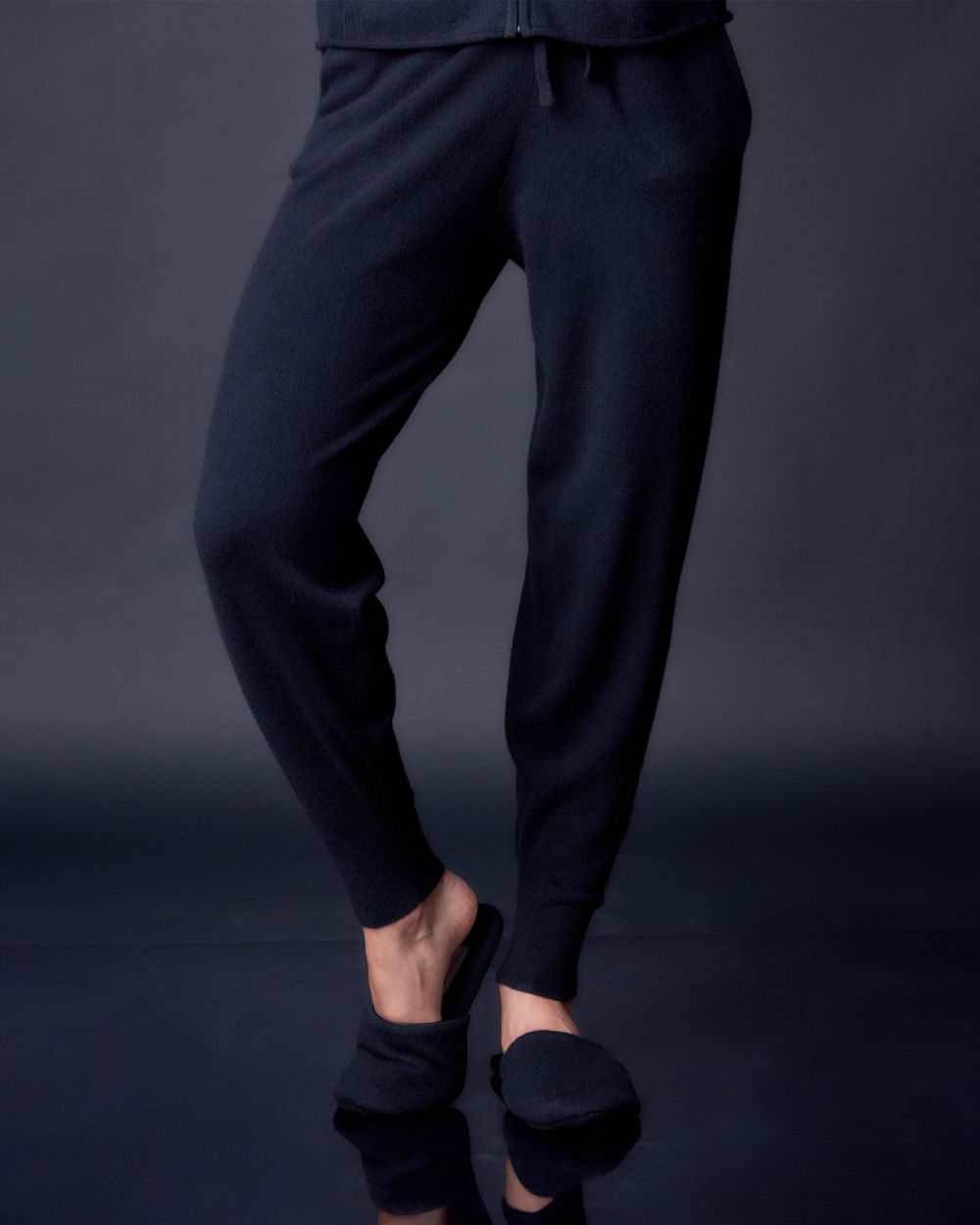 Arlotta Classic Cashmere Slide in black