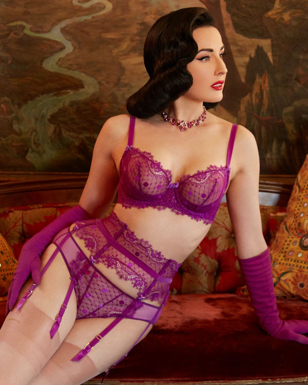 Dita Von Teese Vedette Underwire Bra in pink