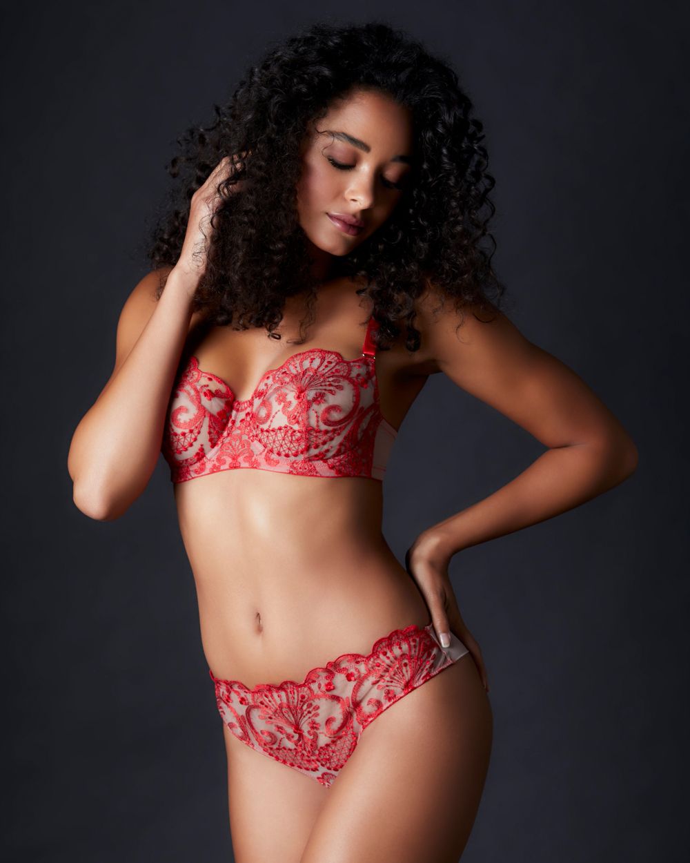 TeAmore Spotlight Embroidered Brief in red