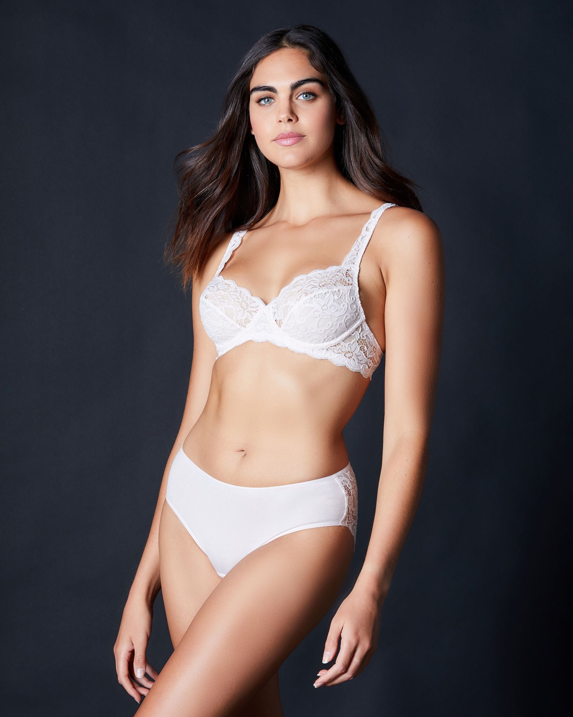 Hanro Luxury Moments Lace Back Brief in pink