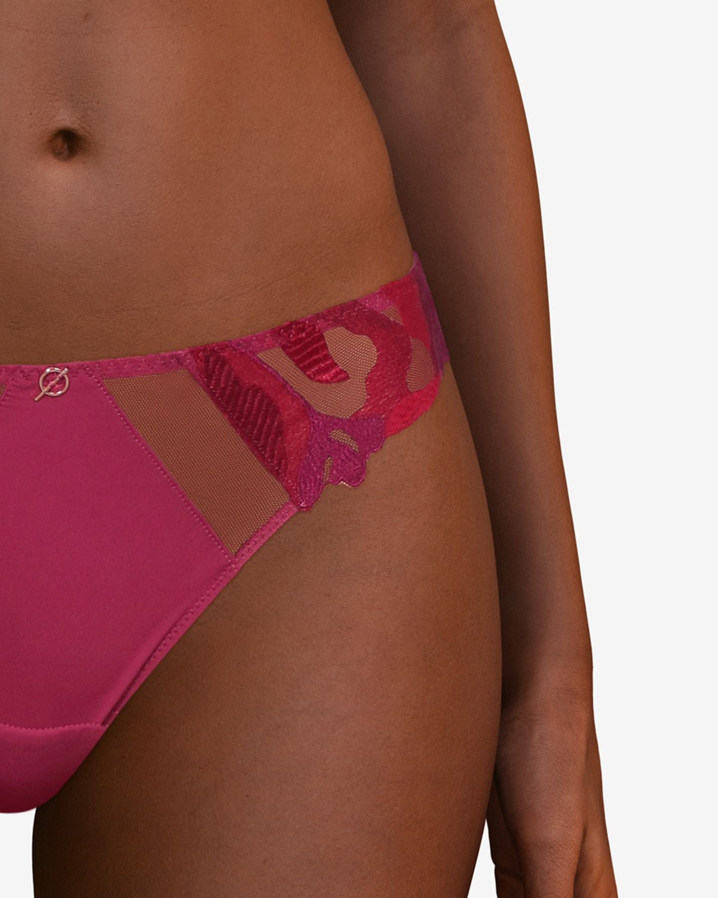 Chantelle Montaigne Tanga in pink