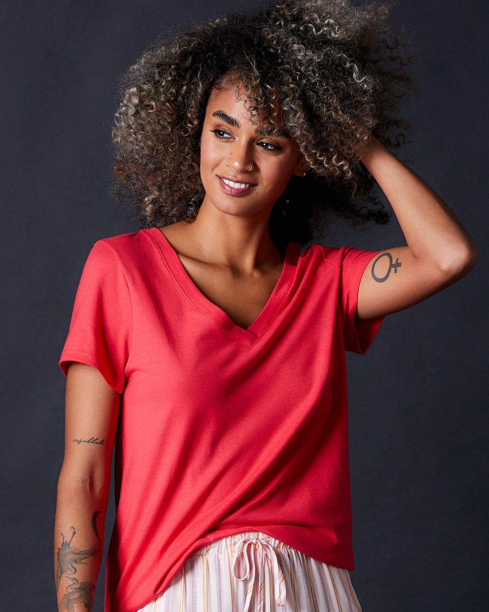 Hanro Short Sleeve V-Neck Shirt in pink