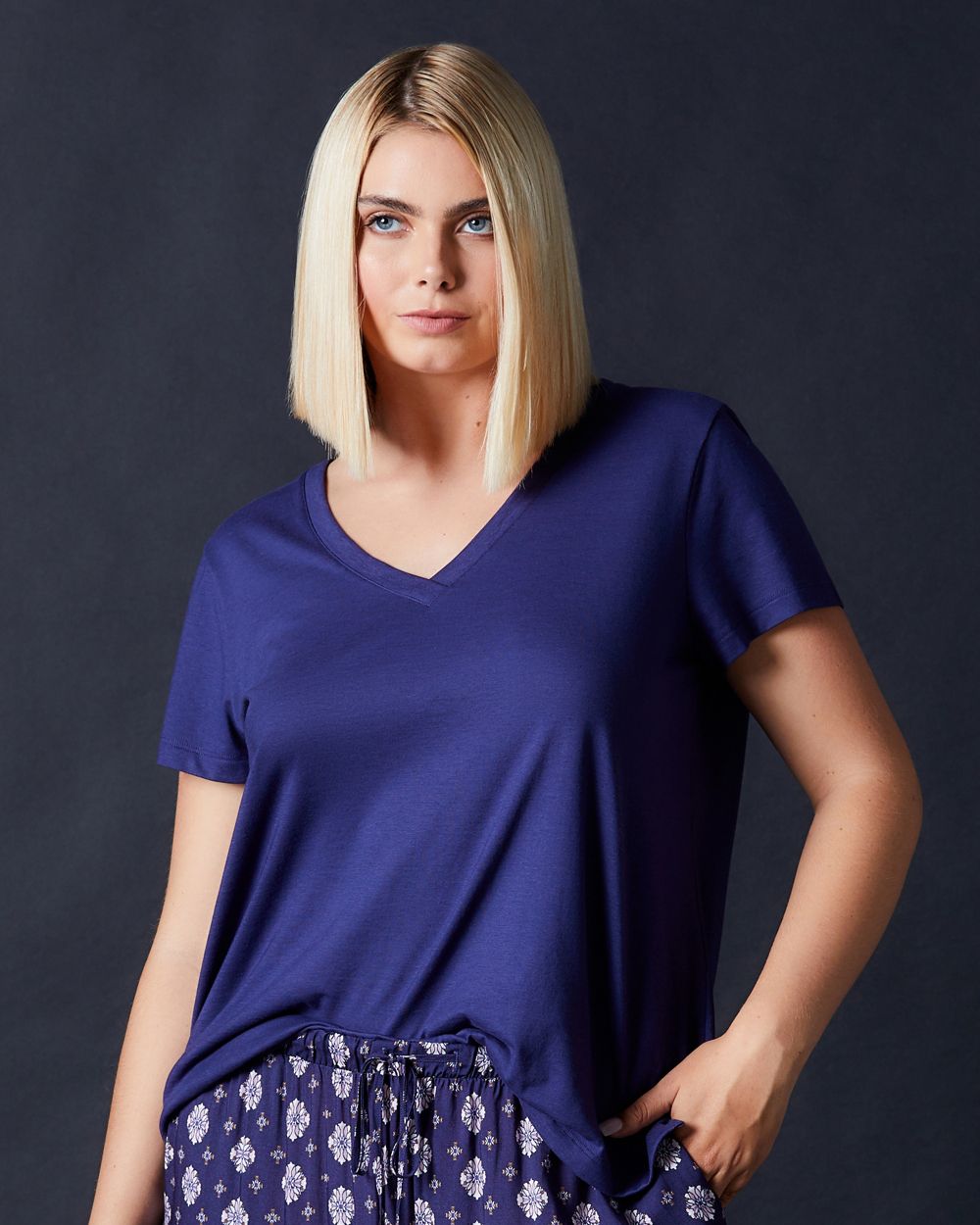 Hanro Short Sleeve V-Neck Shirt in blue