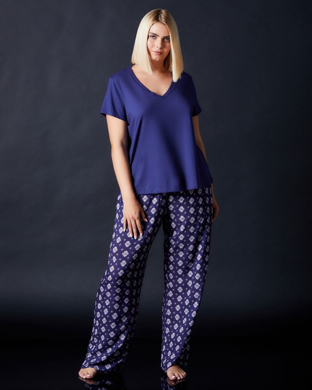 Hanro Short Sleeve V-Neck Shirt in blue