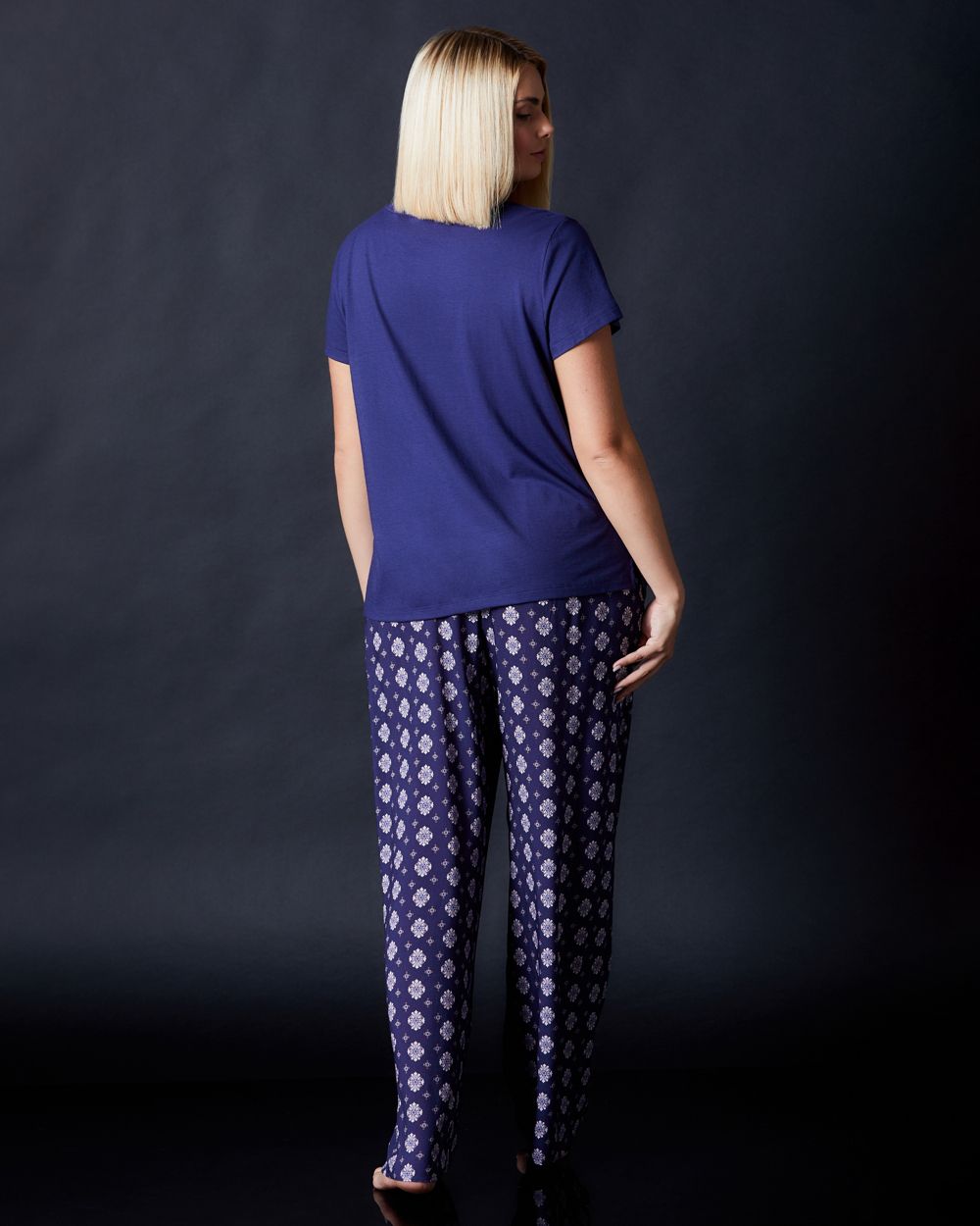 Hanro Short Sleeve V-Neck Shirt in blue