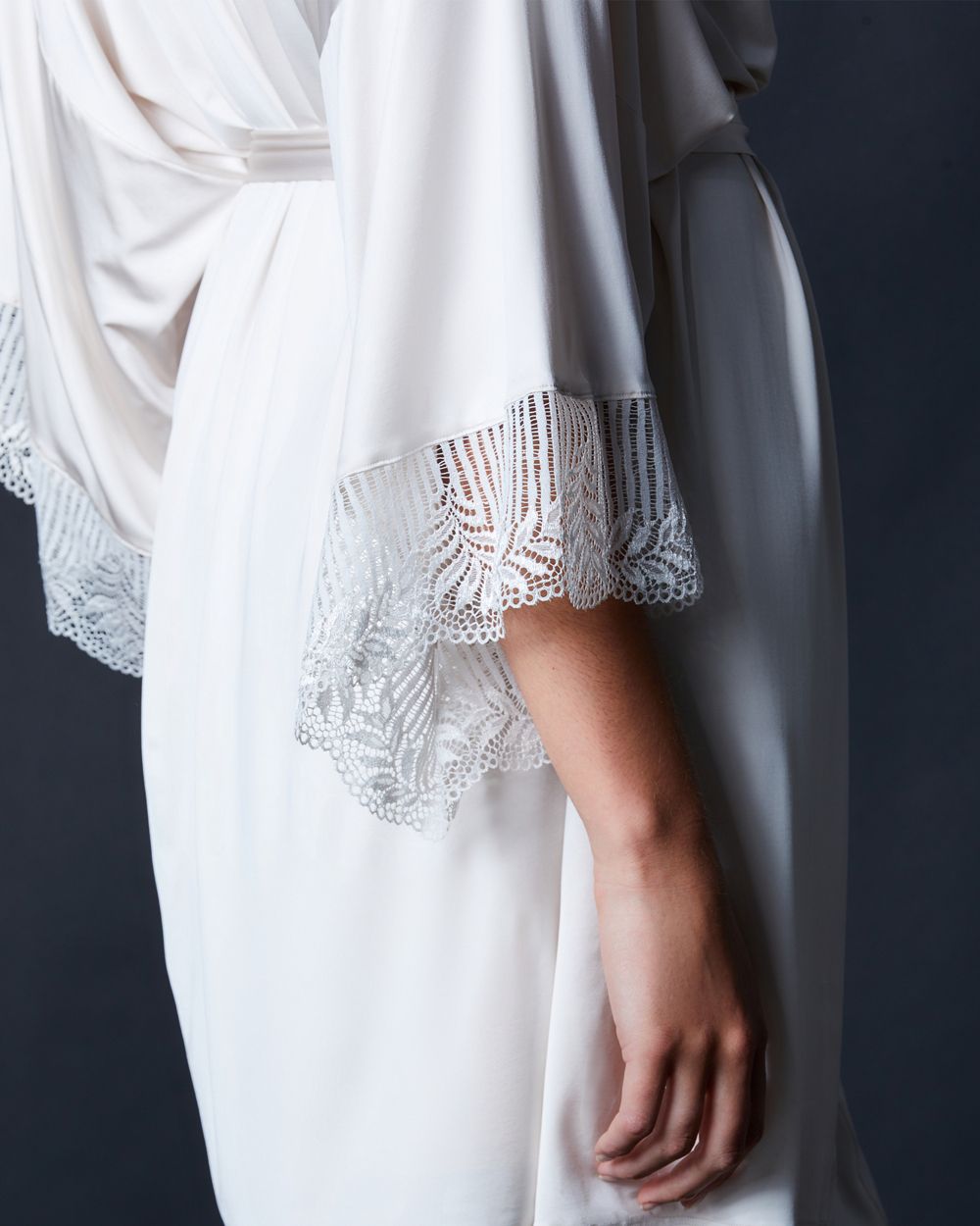 Hanro Irini Kimono Robe in white