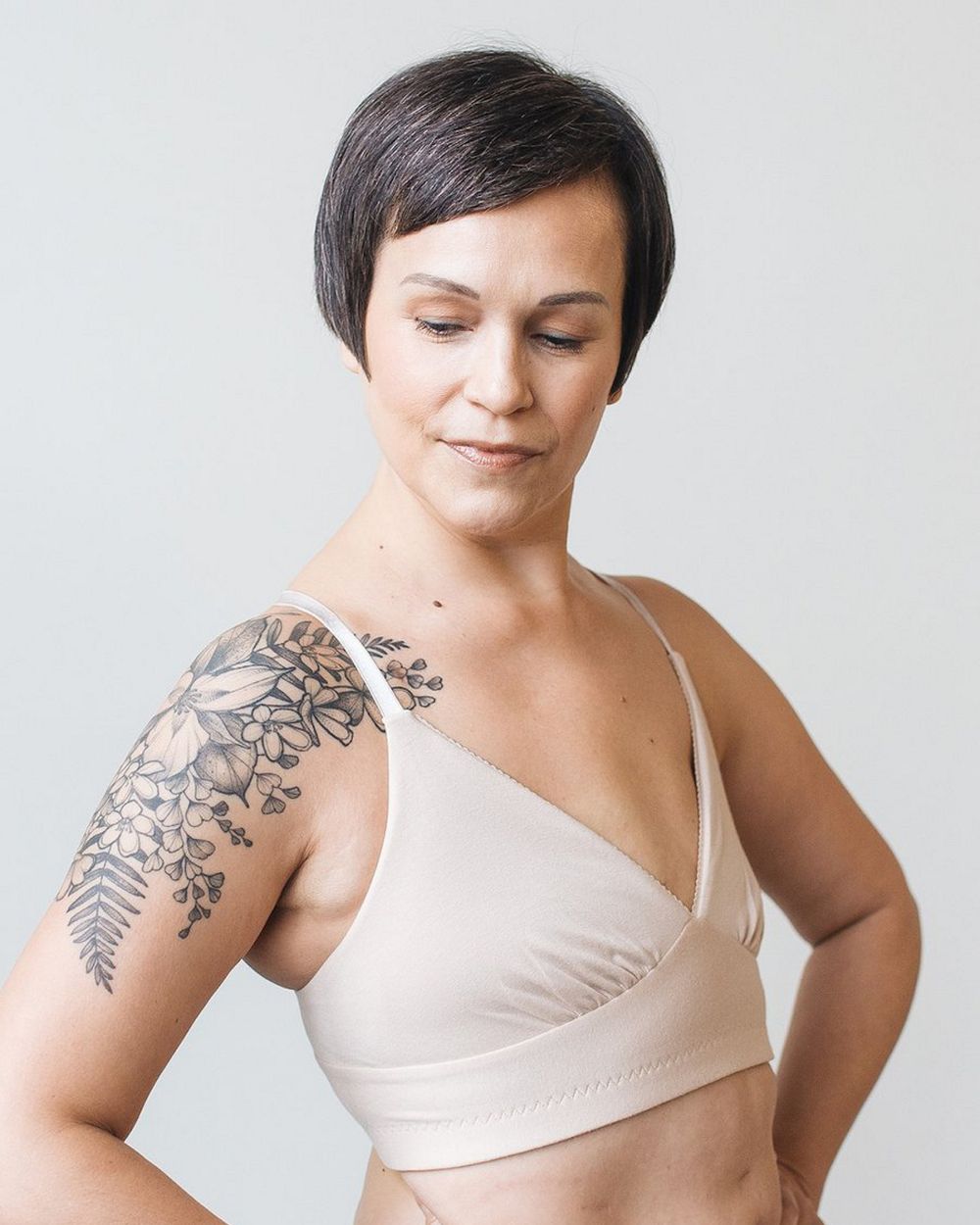 MakeMerry Pocketed Plunge Bra in beige