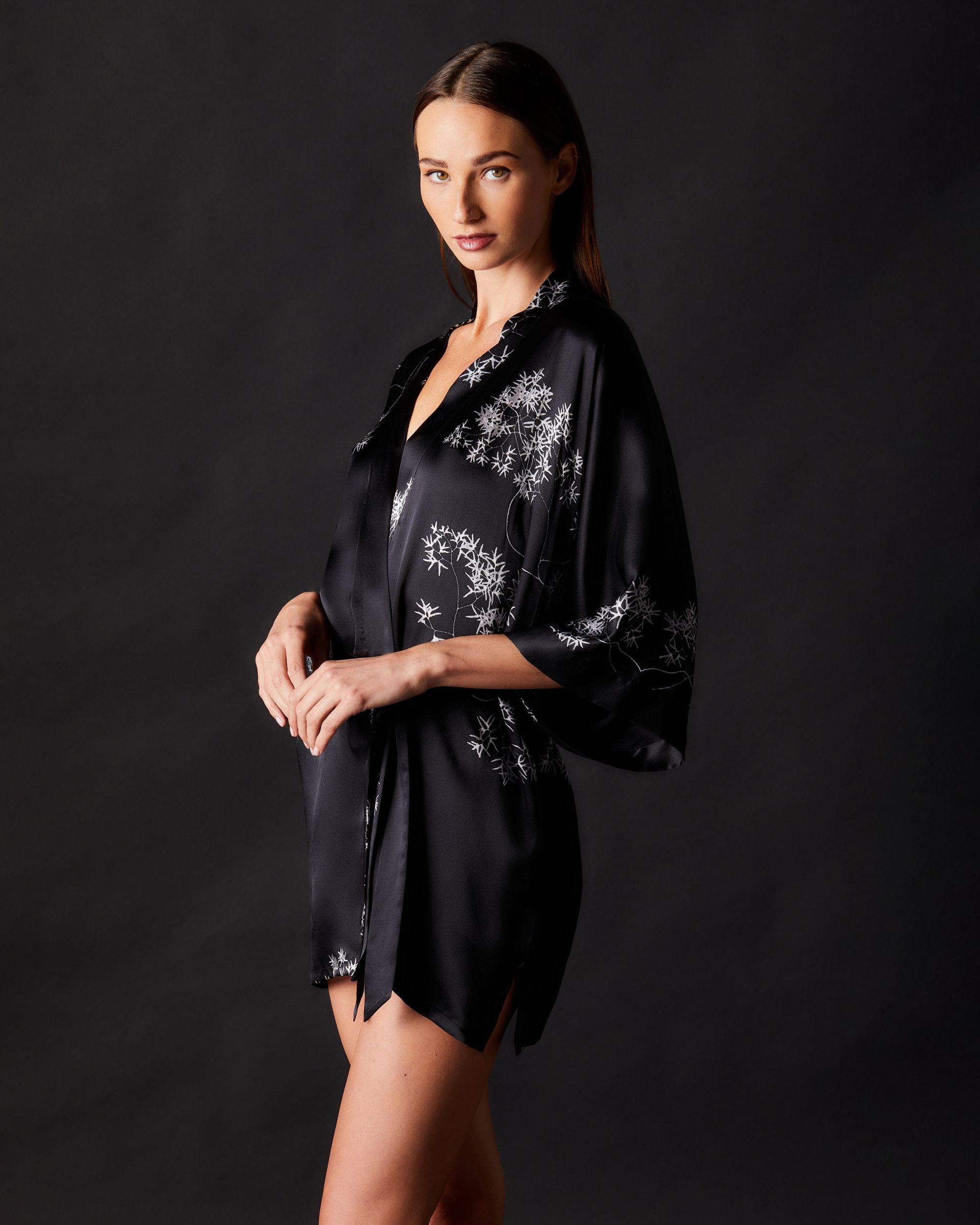 Samantha Chang Silk Classic Short Kimono in black