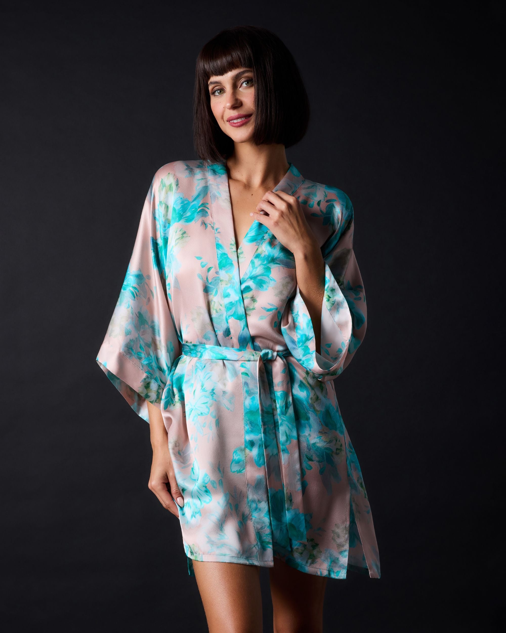Samantha Chang Silk Classic Short Kimono in blue