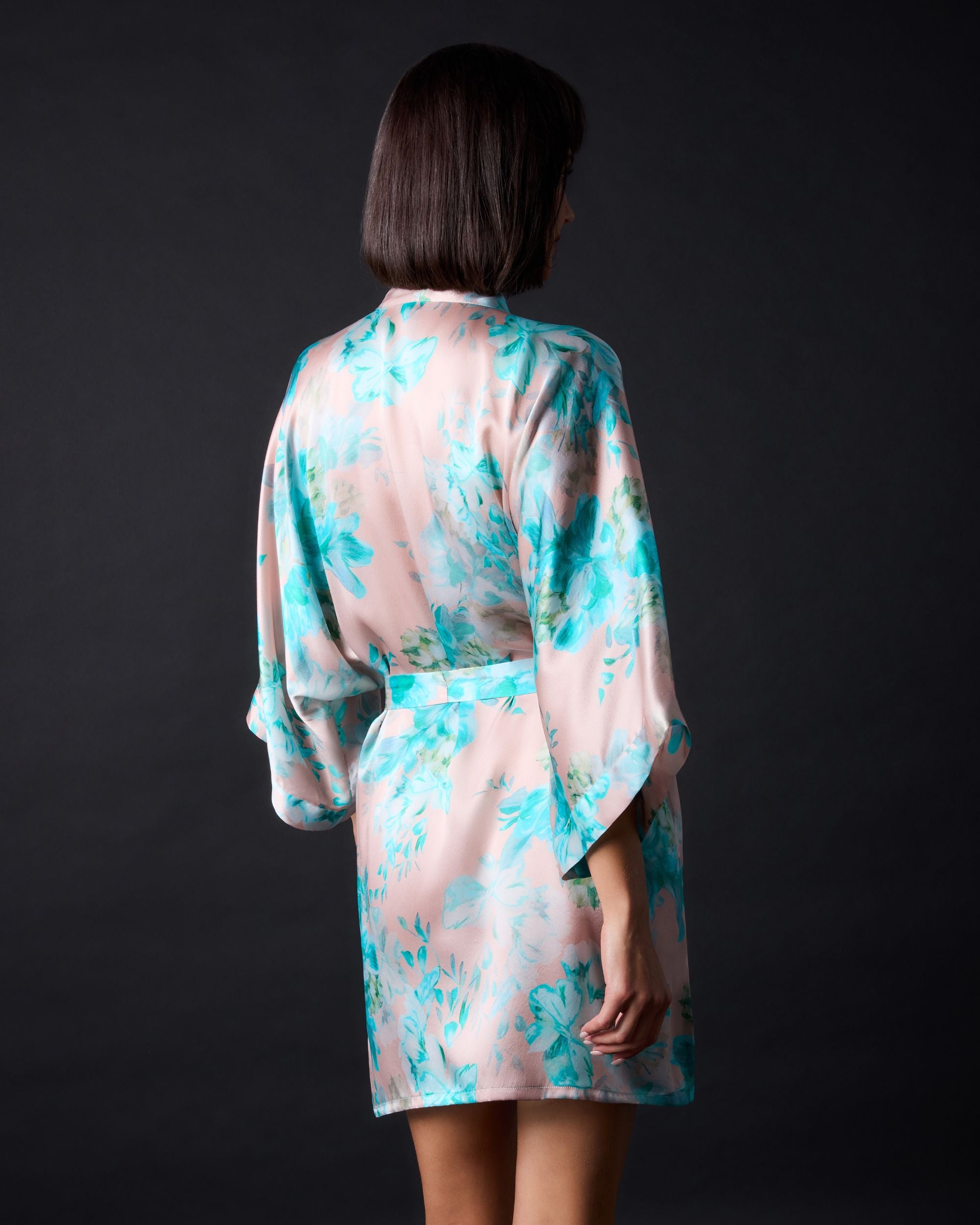 Samantha Chang Silk Classic Short Kimono in blue