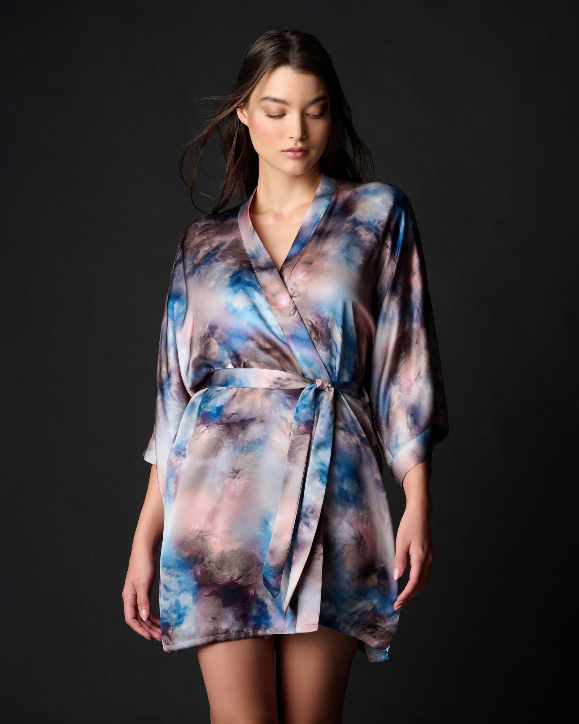 Samantha Chang Silk Classic Short Kimono in pink