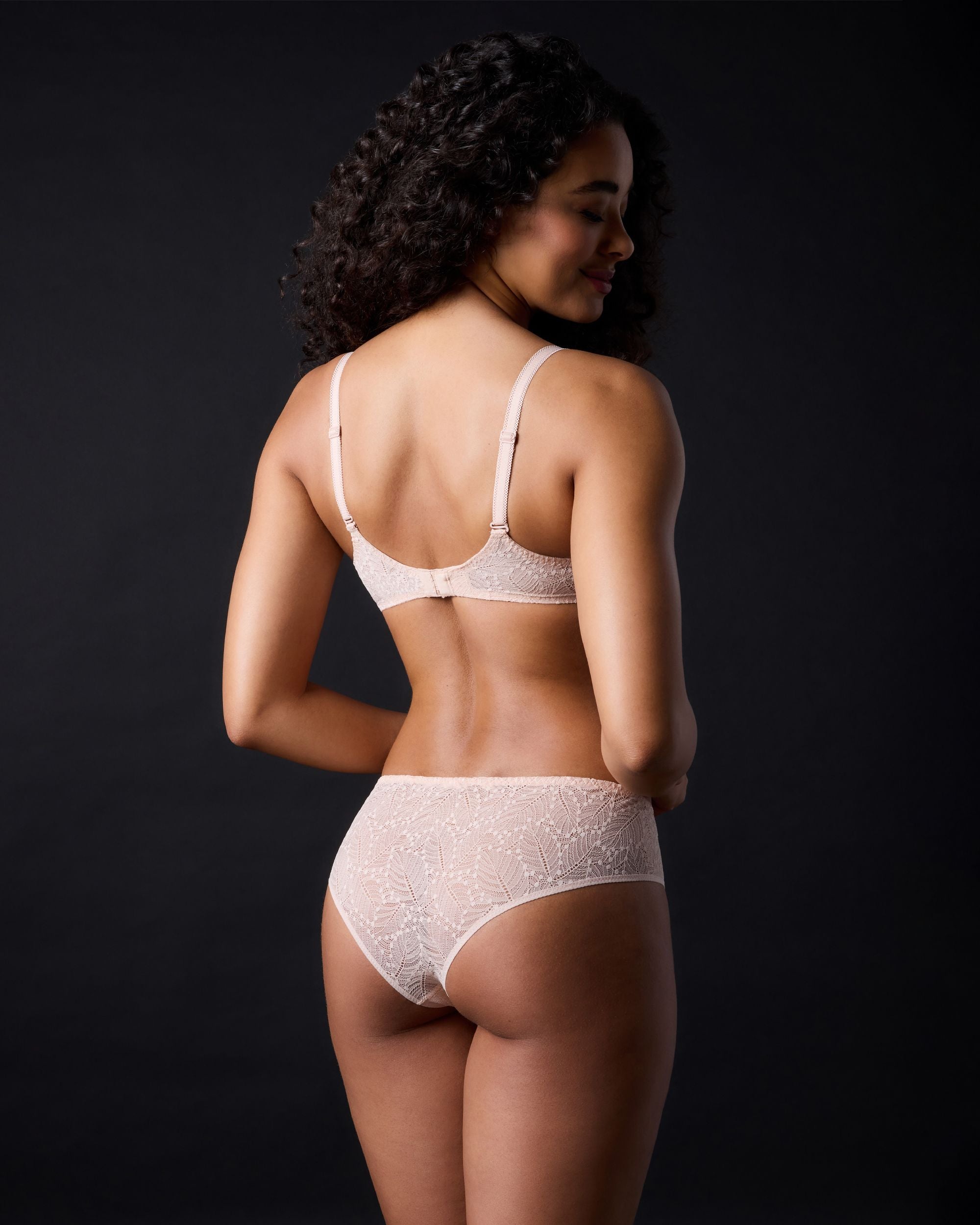 Simone Perele Comete Plunging Molded Underwire Bra in pink