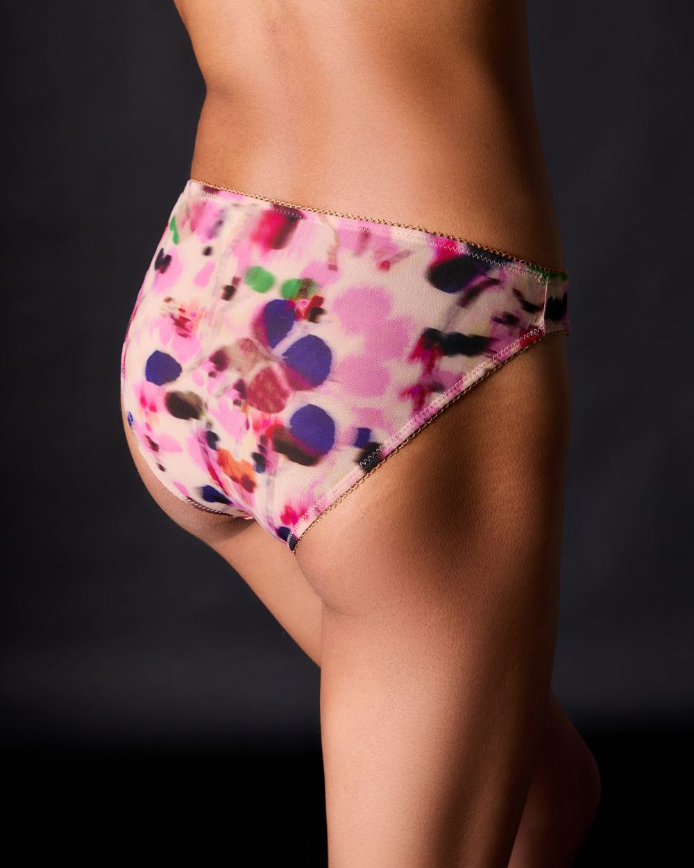 Underprotection Rania Briefs in pink