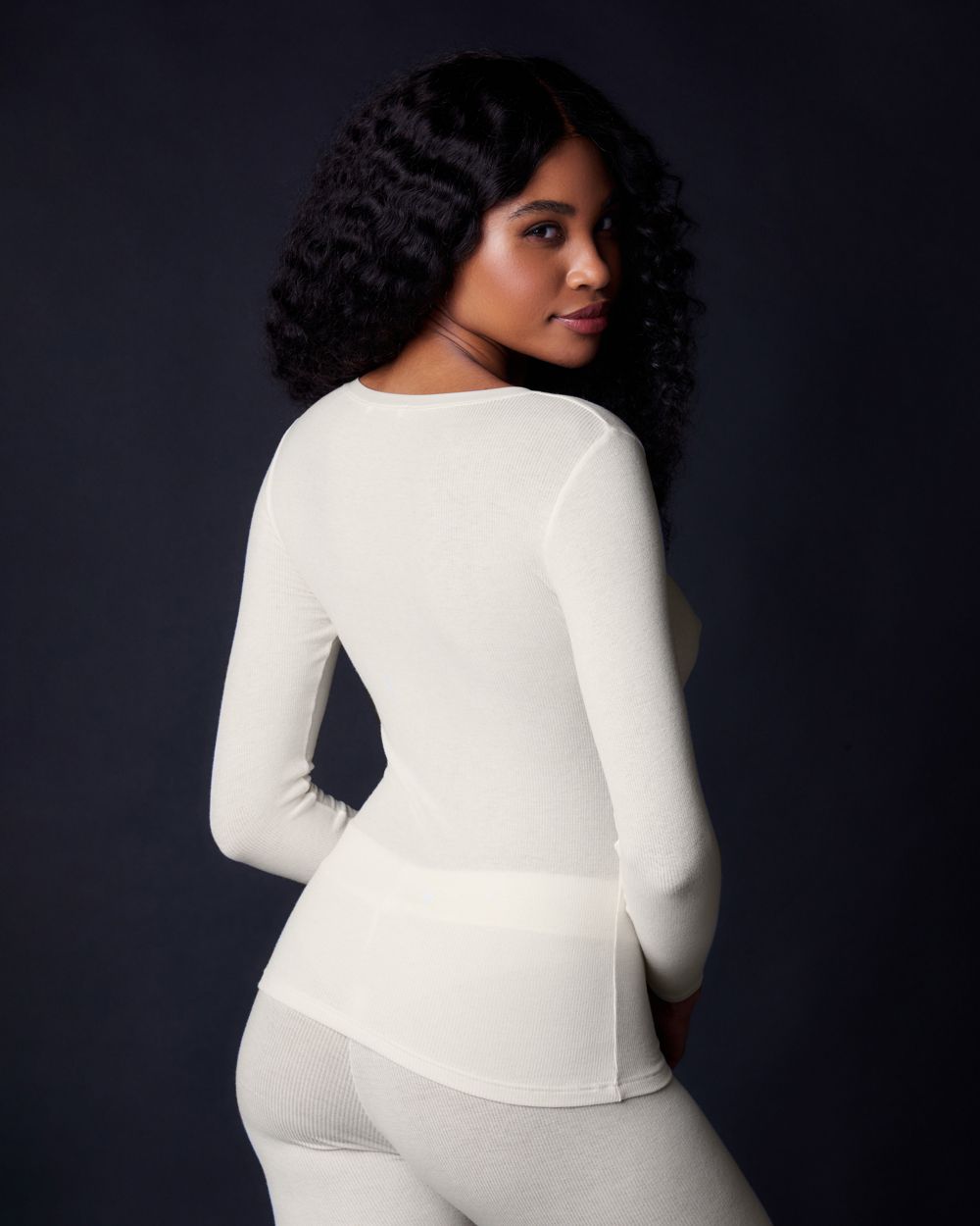 Collezione Privata Fine Rib V Neck Long Sleeve in white