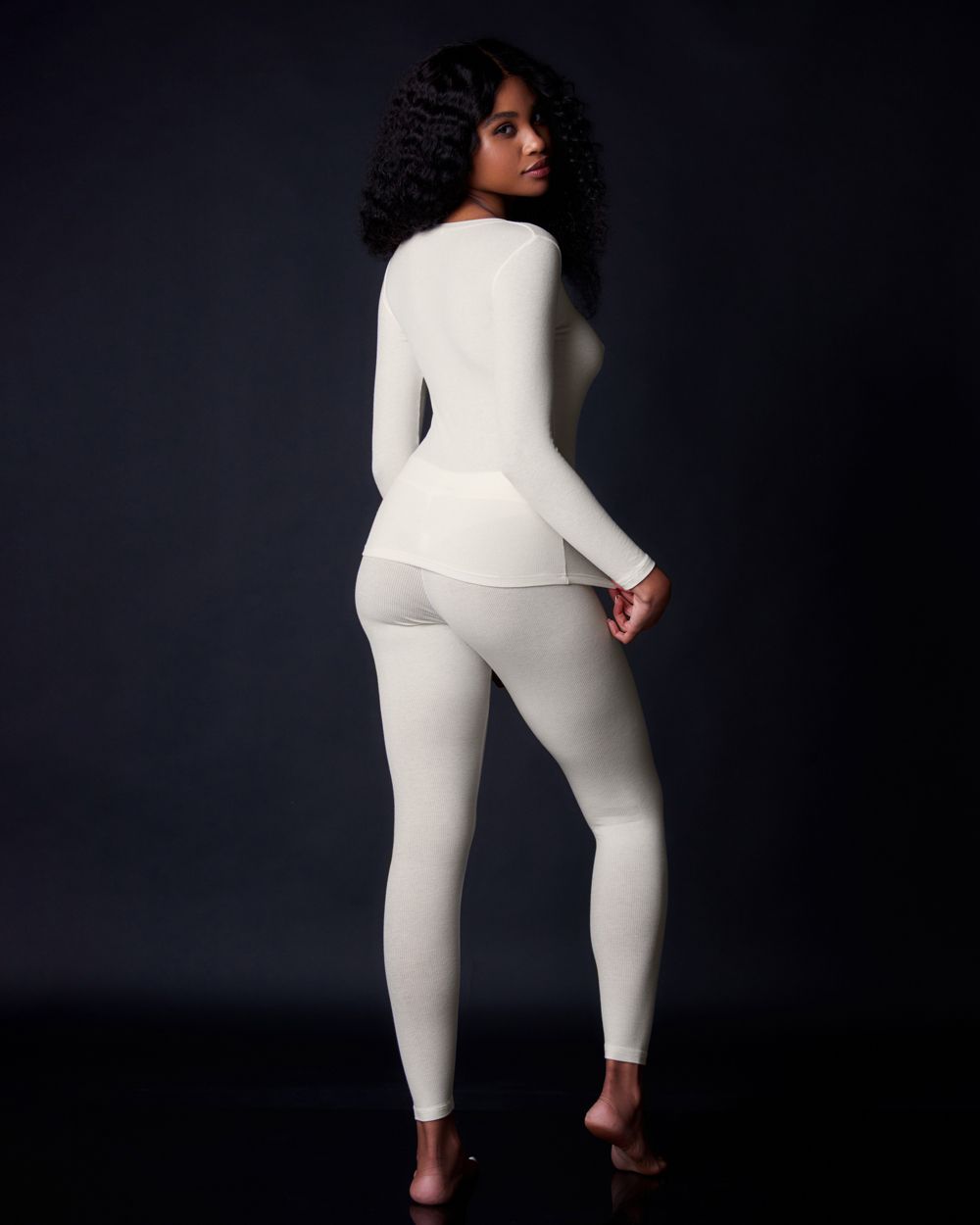 Collezione Privata Fine Rib V Neck Long Sleeve in white