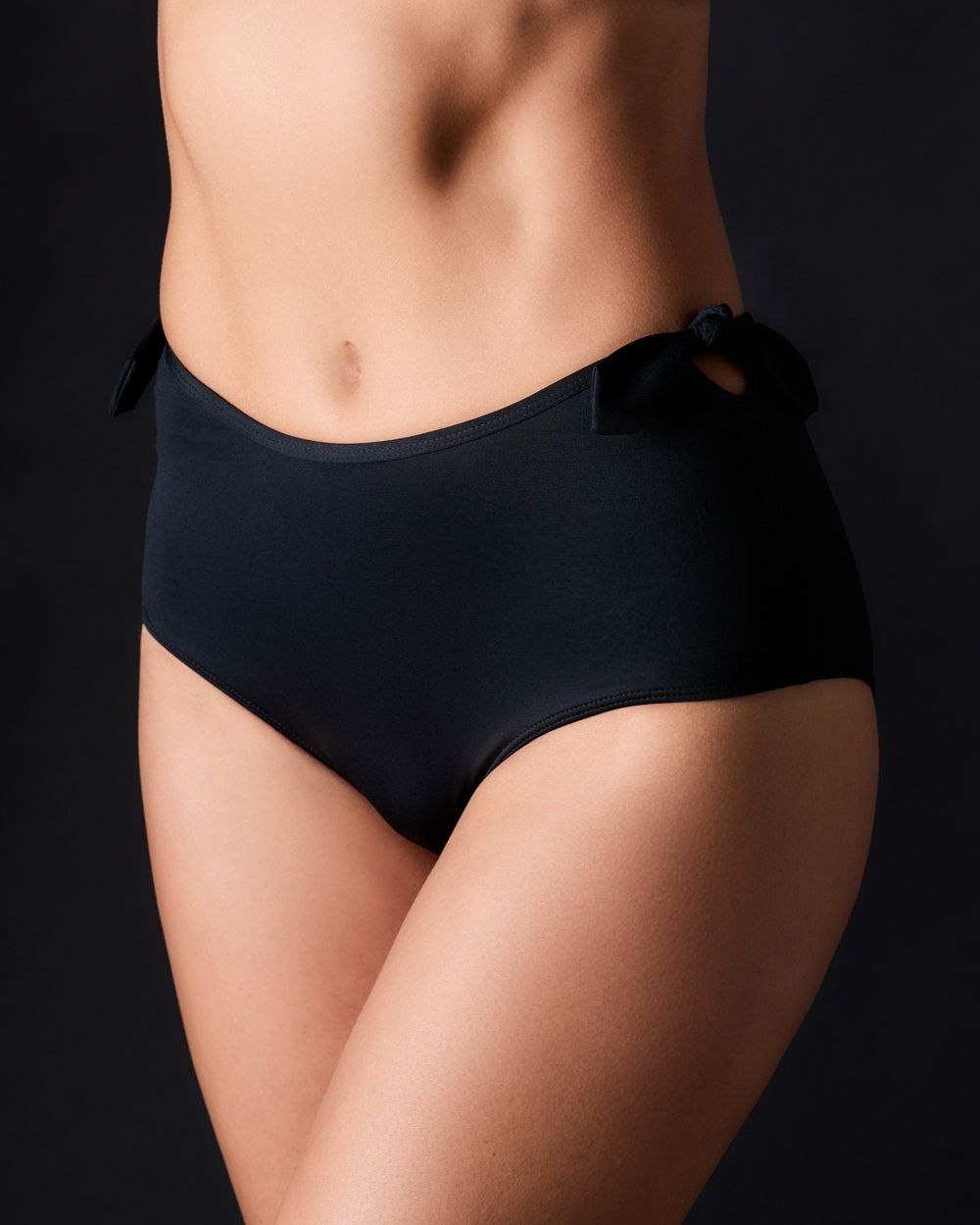 Underprotection Manon Bikini Bottom in black