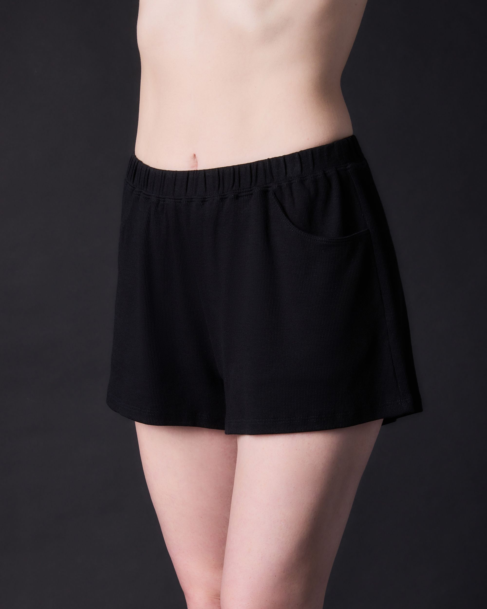 Journelle Kaia Short in black