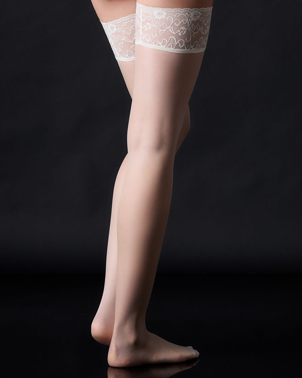 Falke Seidenglatt 15 Stocking in white