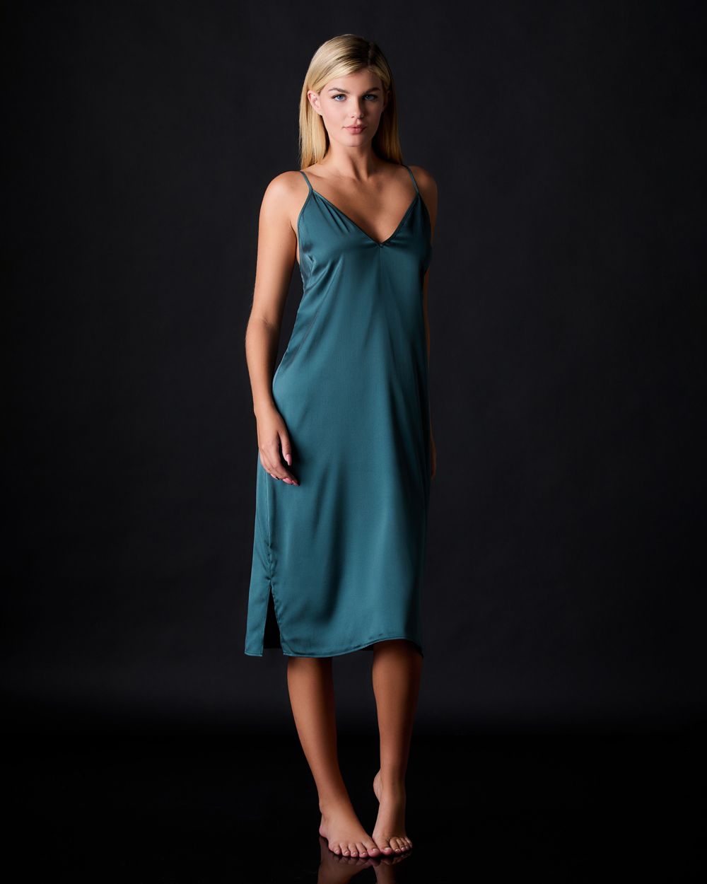 Skin Sandwashed Silk Tess Chemise in green