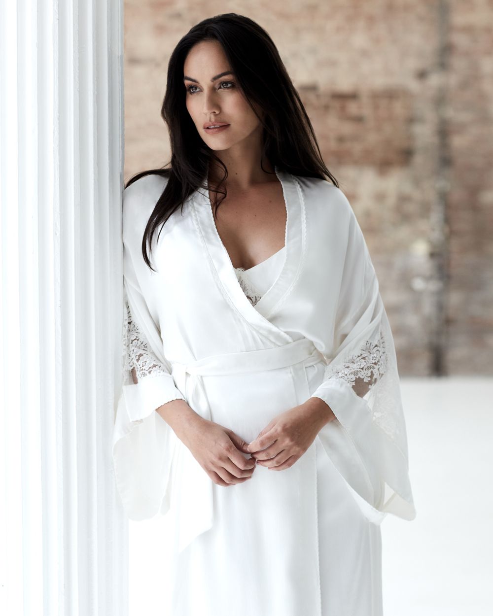 Shell Belle Alice Long Kimono in white