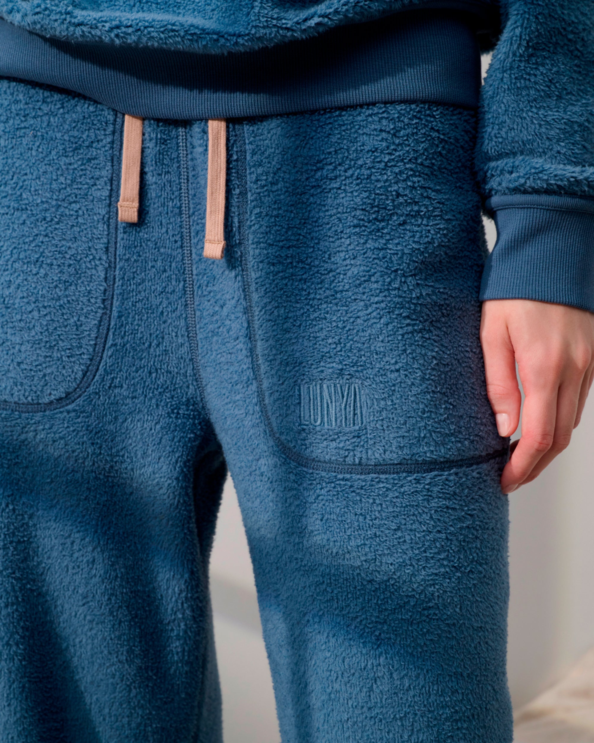 Lunya Silksweats Midweight Reversible Straight Leg in blue