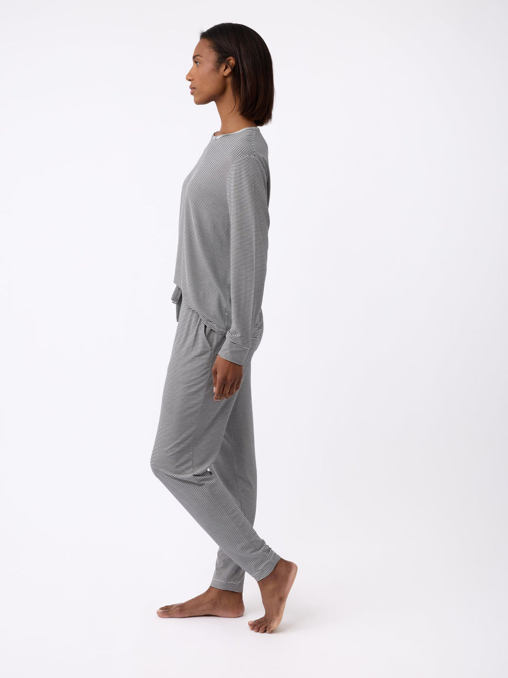 Women's Bamboo Stretch-Knit Tapered Pant in blue | Cozy Earth
