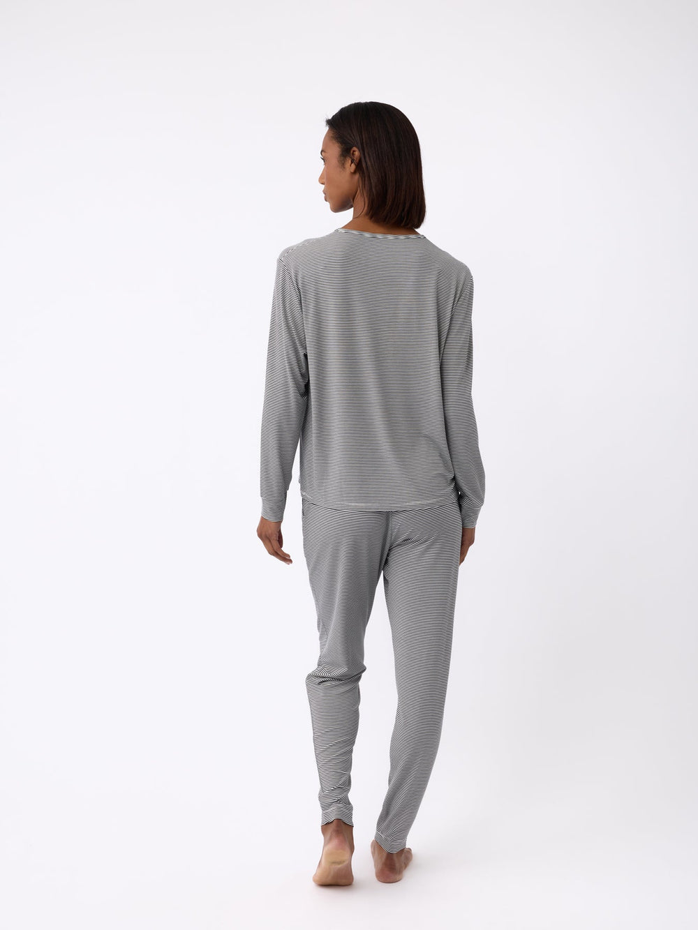 Women's Bamboo Stretch-Knit Tapered Pant in blue | Cozy Earth