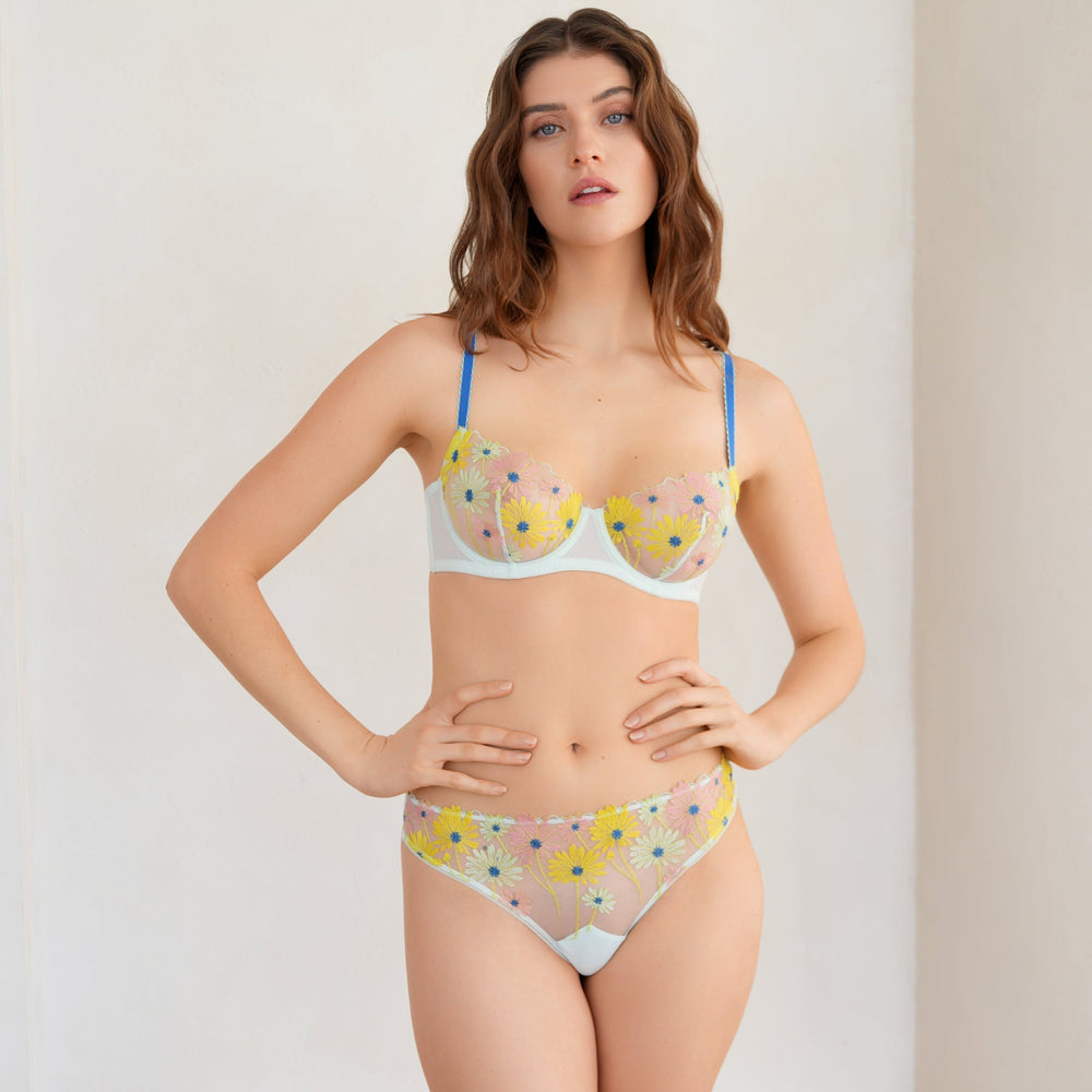 Danse des Fleurs Underwire in white | huit-lingerie
