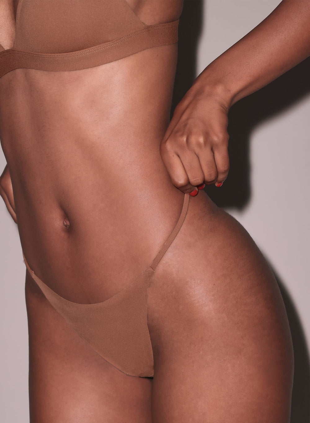 Fleur du Mal Le Stretch Micro V-String in brown