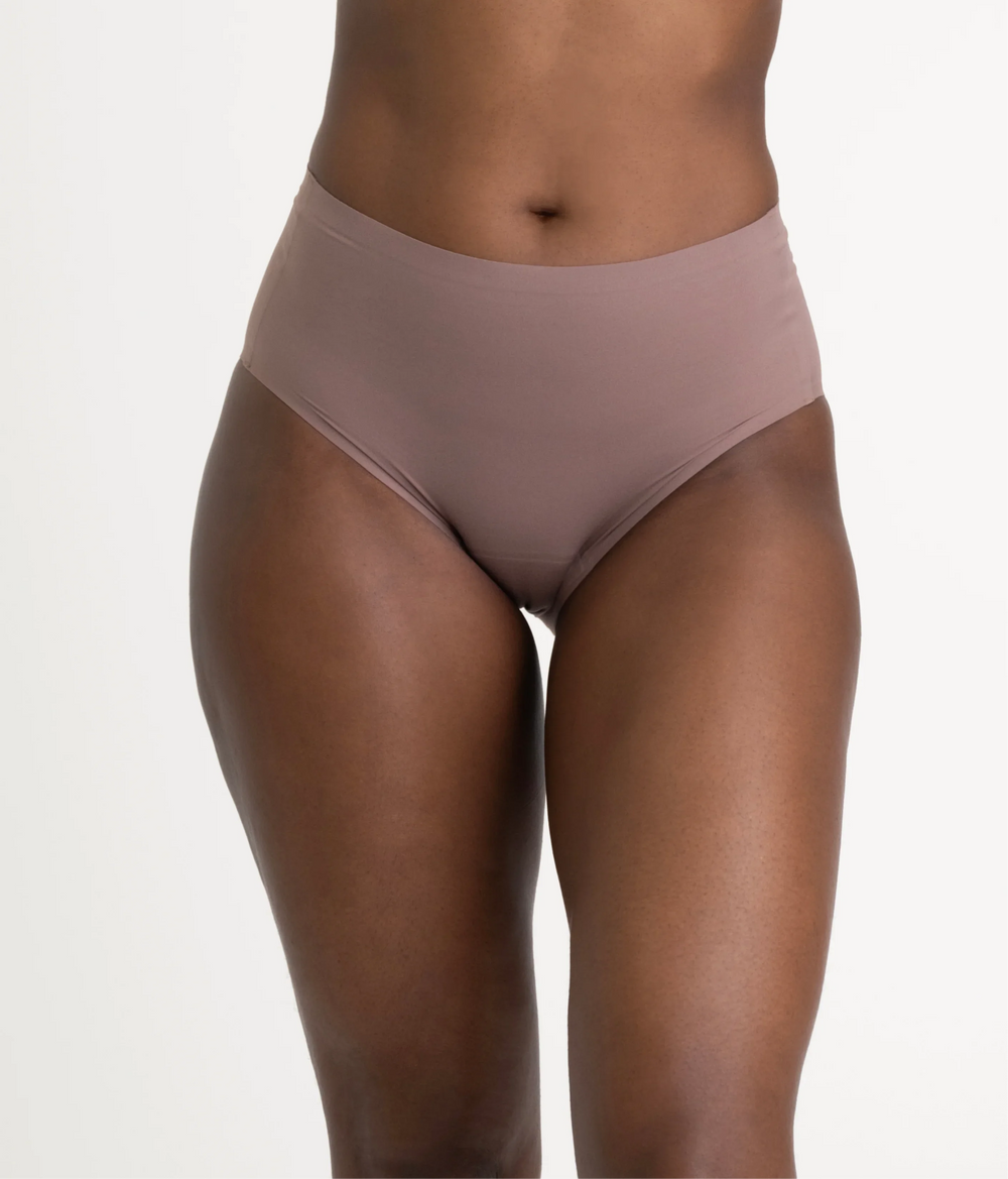 Leakproof Seamless High Waist in black | Saalt