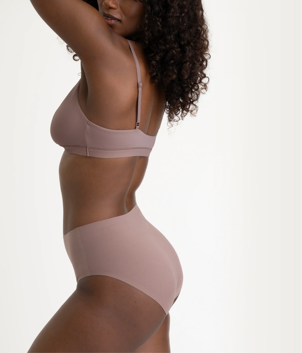Leakproof Seamless High Waist in black | Saalt