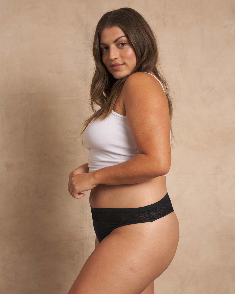 Leakproof Lace Thong in black | Saalt