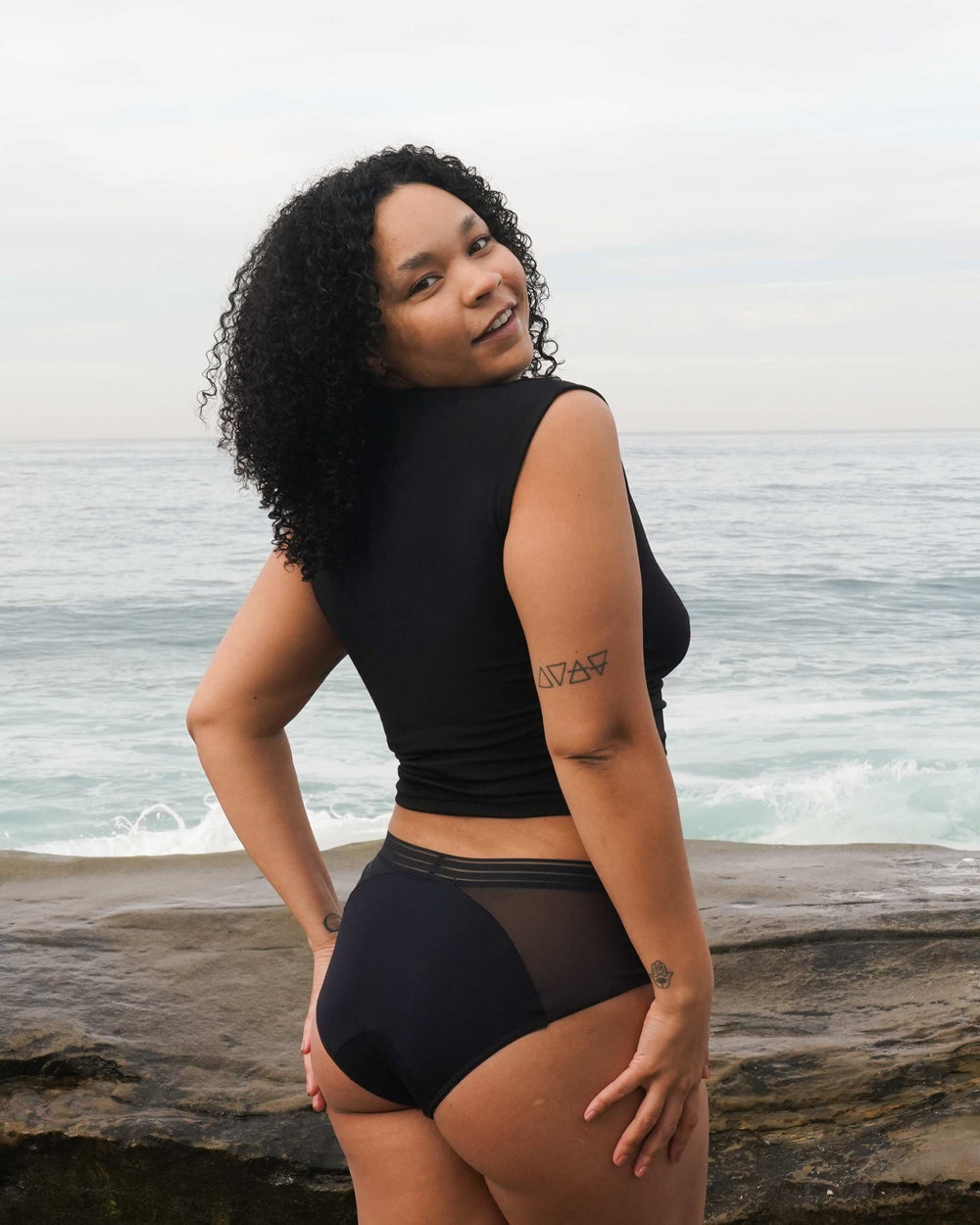Leakproof Mesh Hipster in black | Saalt