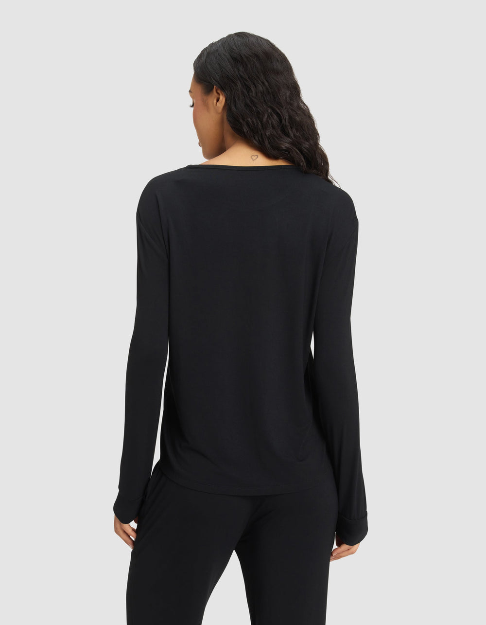 Women's Bamboo Stretch-Knit Long Sleeve Lounge Tee in black | Cozy Earth
