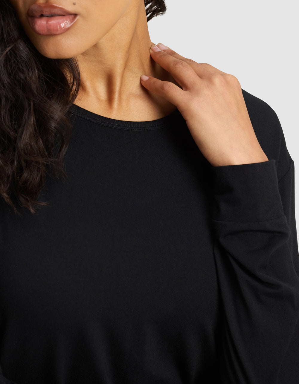 Women's Bamboo Stretch-Knit Long Sleeve Lounge Tee in black | Cozy Earth