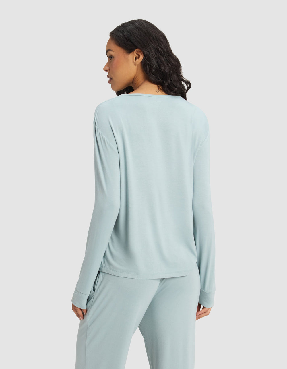 Women's Bamboo Stretch-Knit Long Sleeve Lounge Tee in black | Cozy Earth