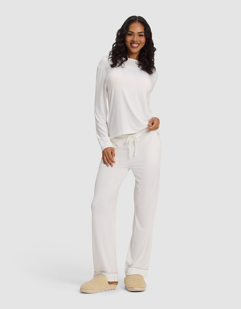 Women's Bamboo Stretch-Knit Long Sleeve Lounge Tee in black | Cozy Earth