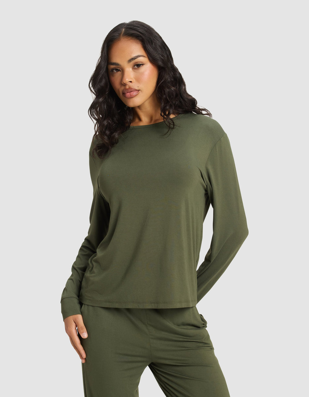 Women's Bamboo Stretch-Knit Long Sleeve Lounge Tee in black | Cozy Earth