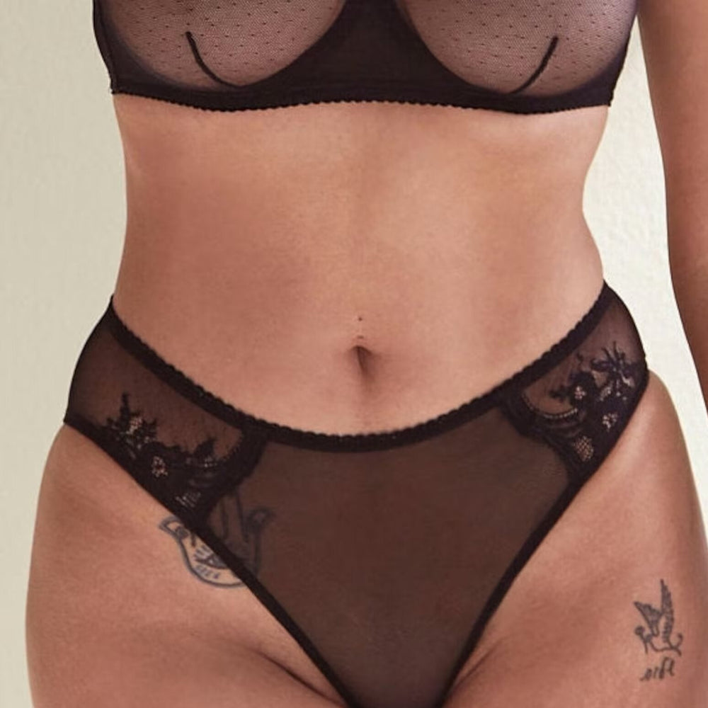 Kim Stretch Lace & Mesh Hipster Brief in black | Amour d'Agnette