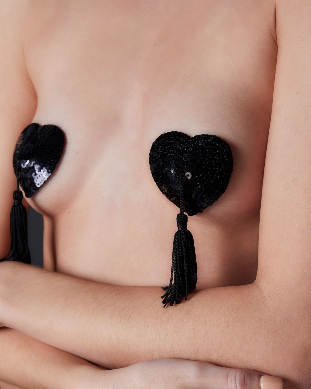 Nippies Bristols Six Gold Jett Nipple Covers in black