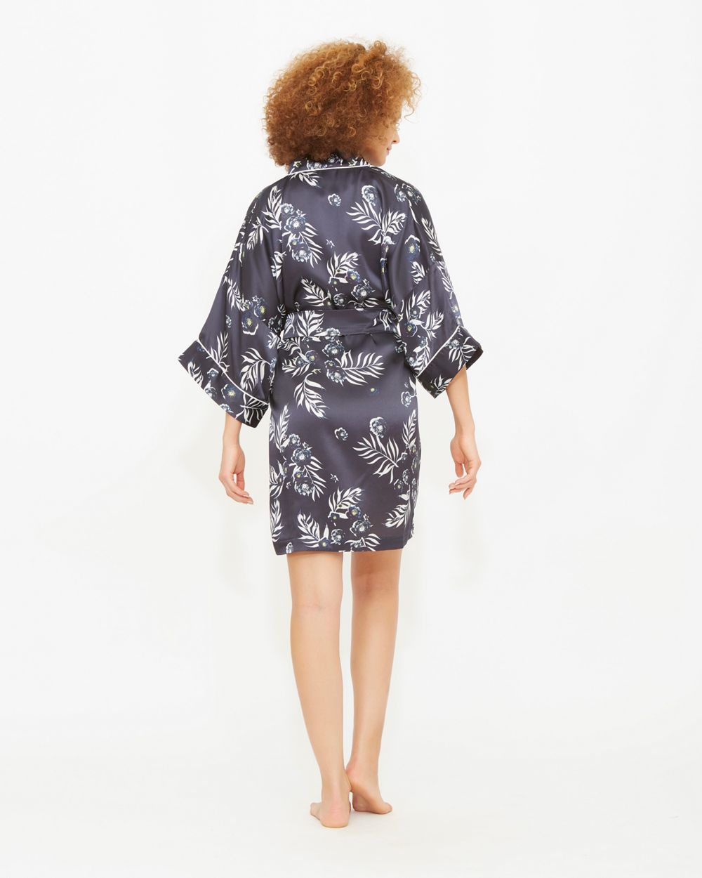 Violet & Wren Signature Kimono in blue